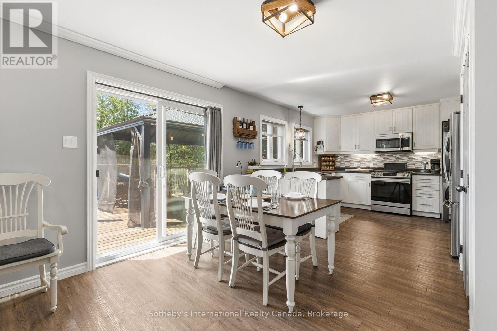 8 LAKEVIEW CRESCENT - 6