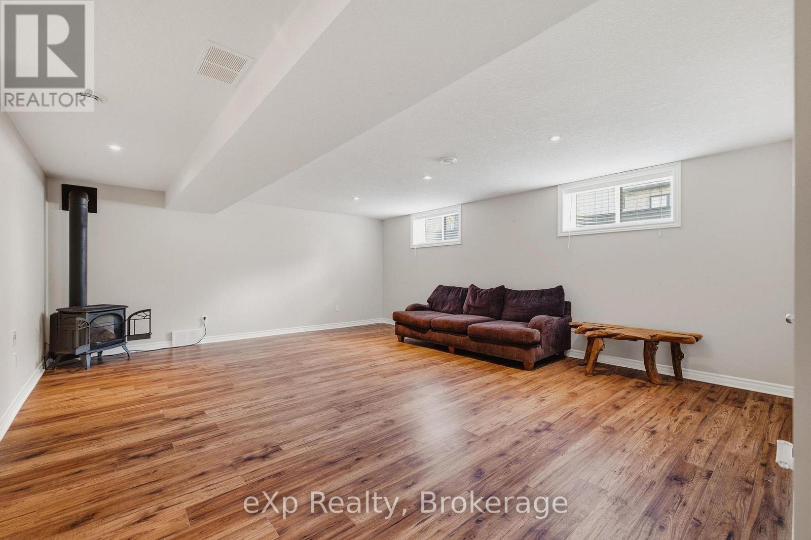 180 RUBY'S CRESCENT - 18