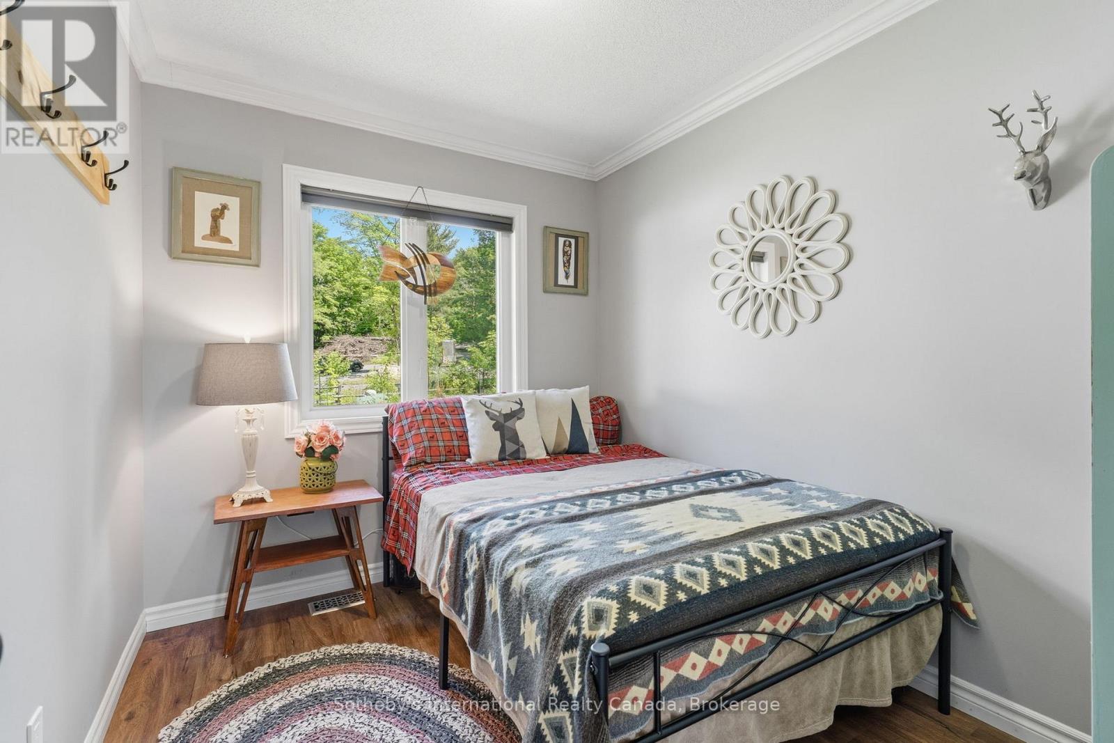 8 LAKEVIEW CRESCENT - 12