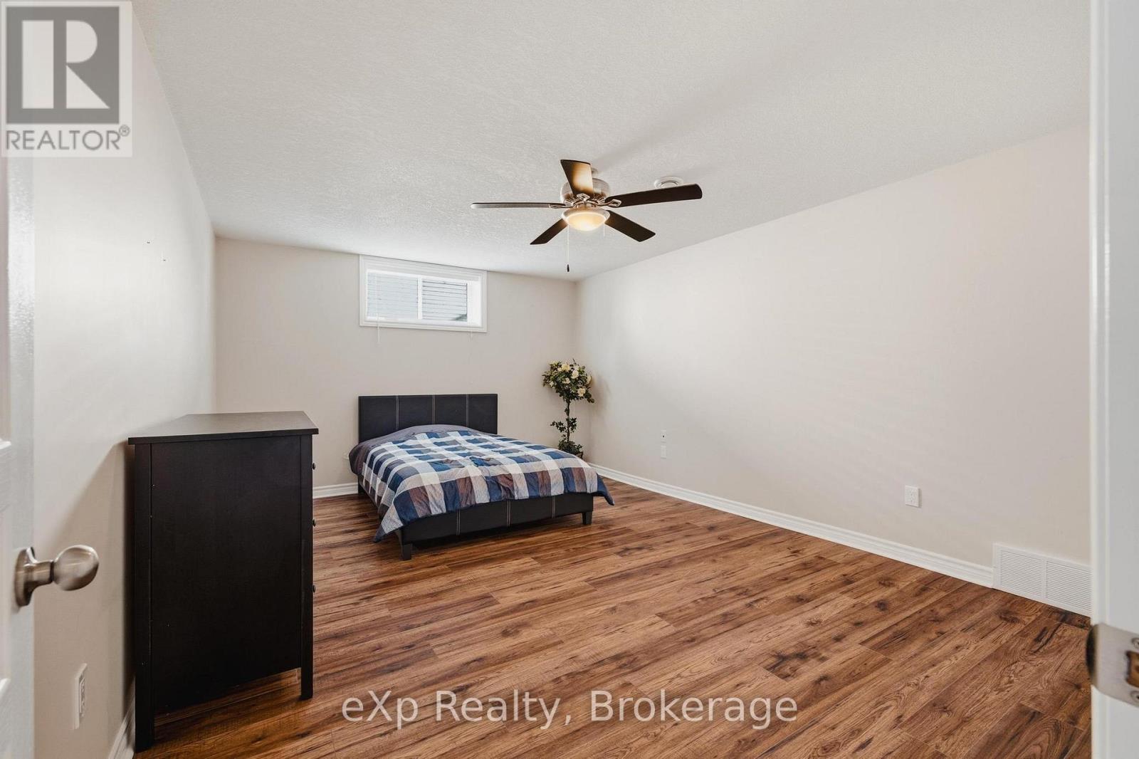 180 RUBY'S CRESCENT - 20