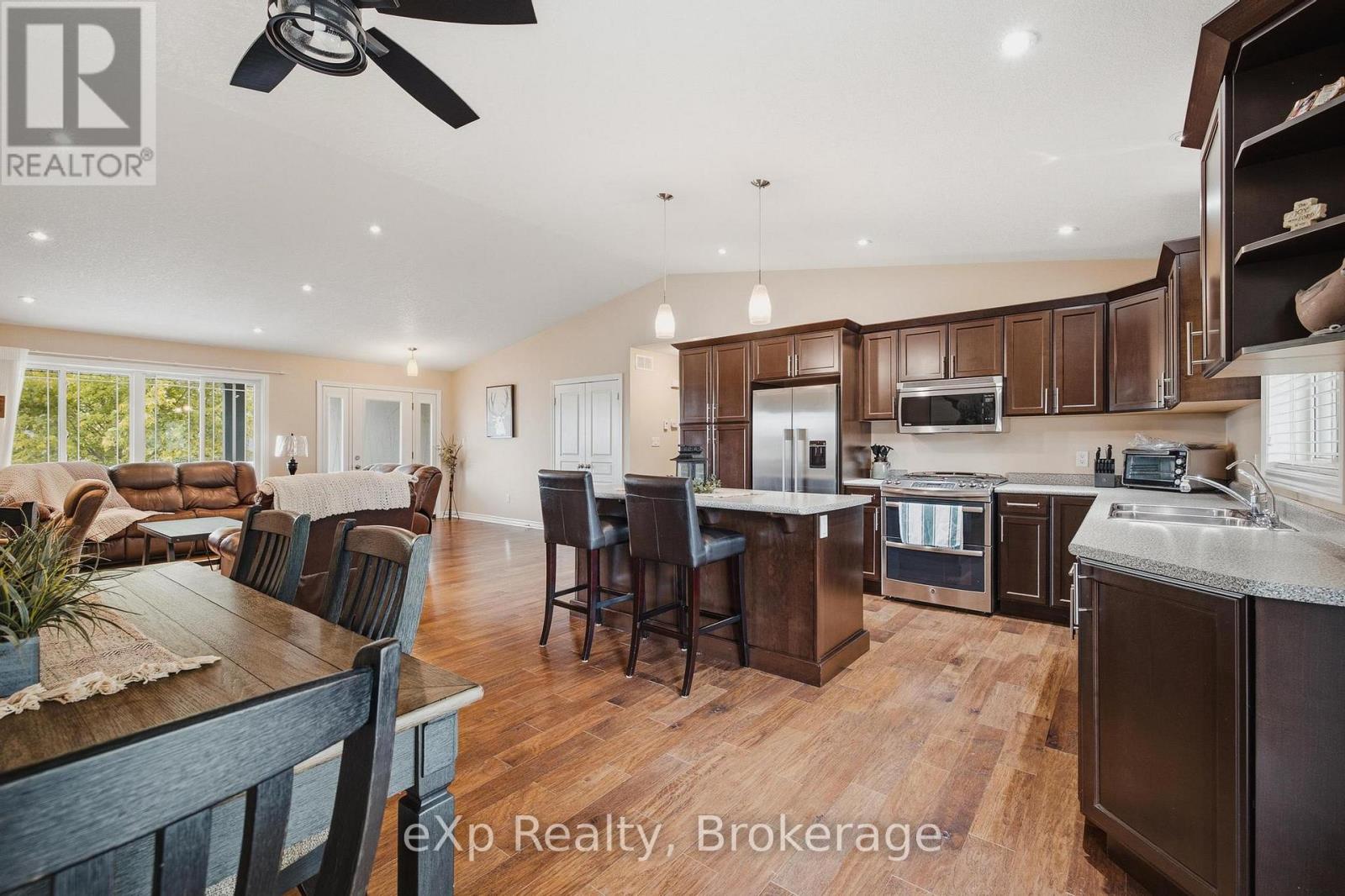 180 RUBY'S CRESCENT - 6