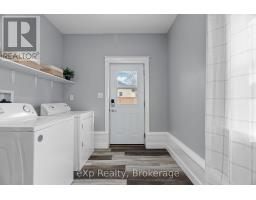 236 Sydenham Street, Strathroy Caradoc, ON N7G1V3 Photo 32