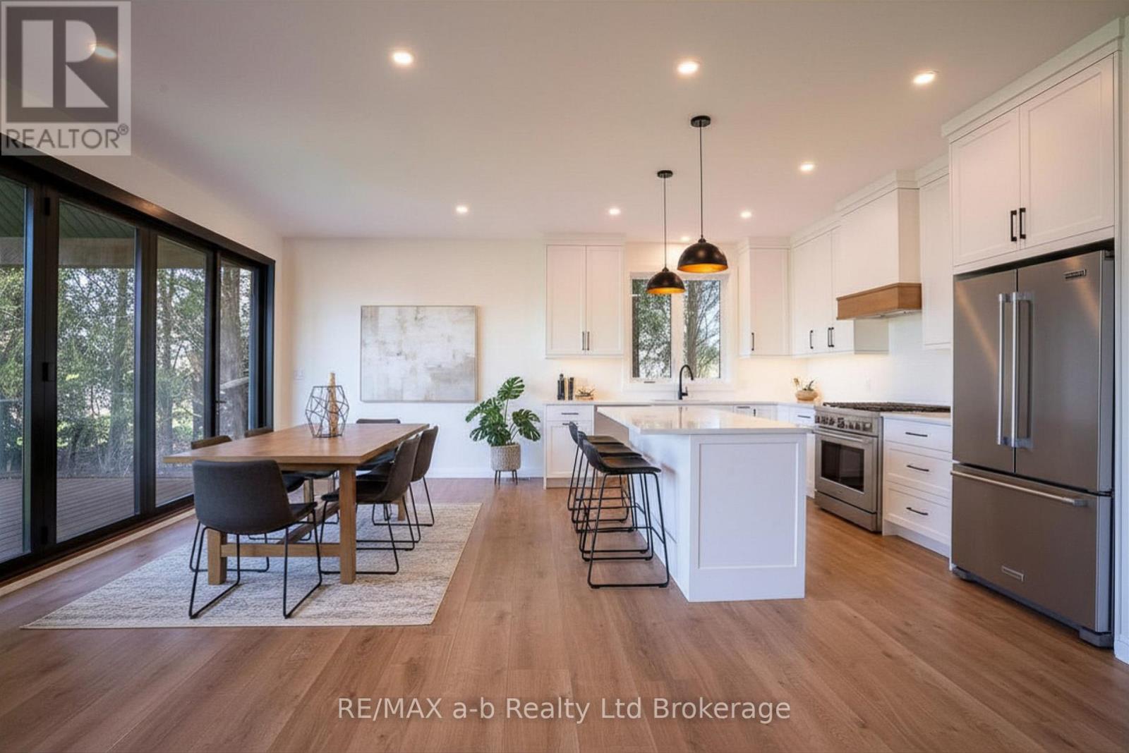 16 CORNWELL CRESCENT - 10