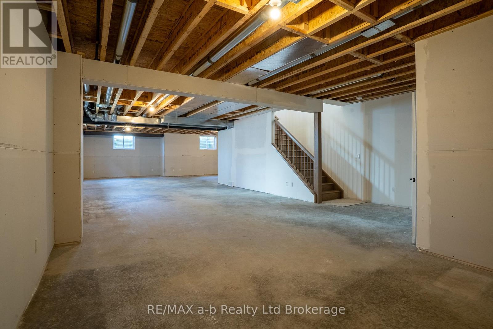 16 CORNWELL CRESCENT - 18