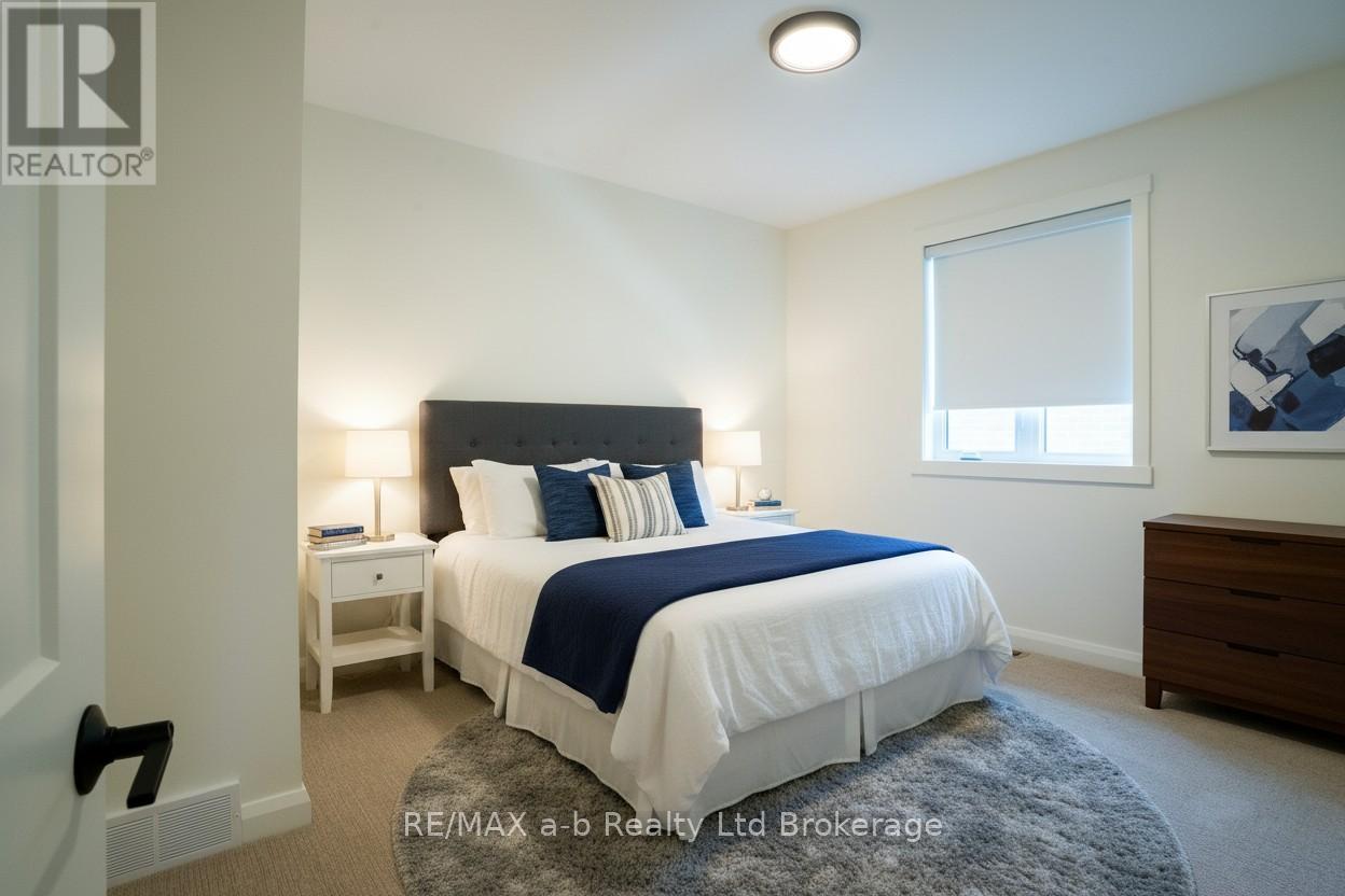 16 CORNWELL CRESCENT - 17