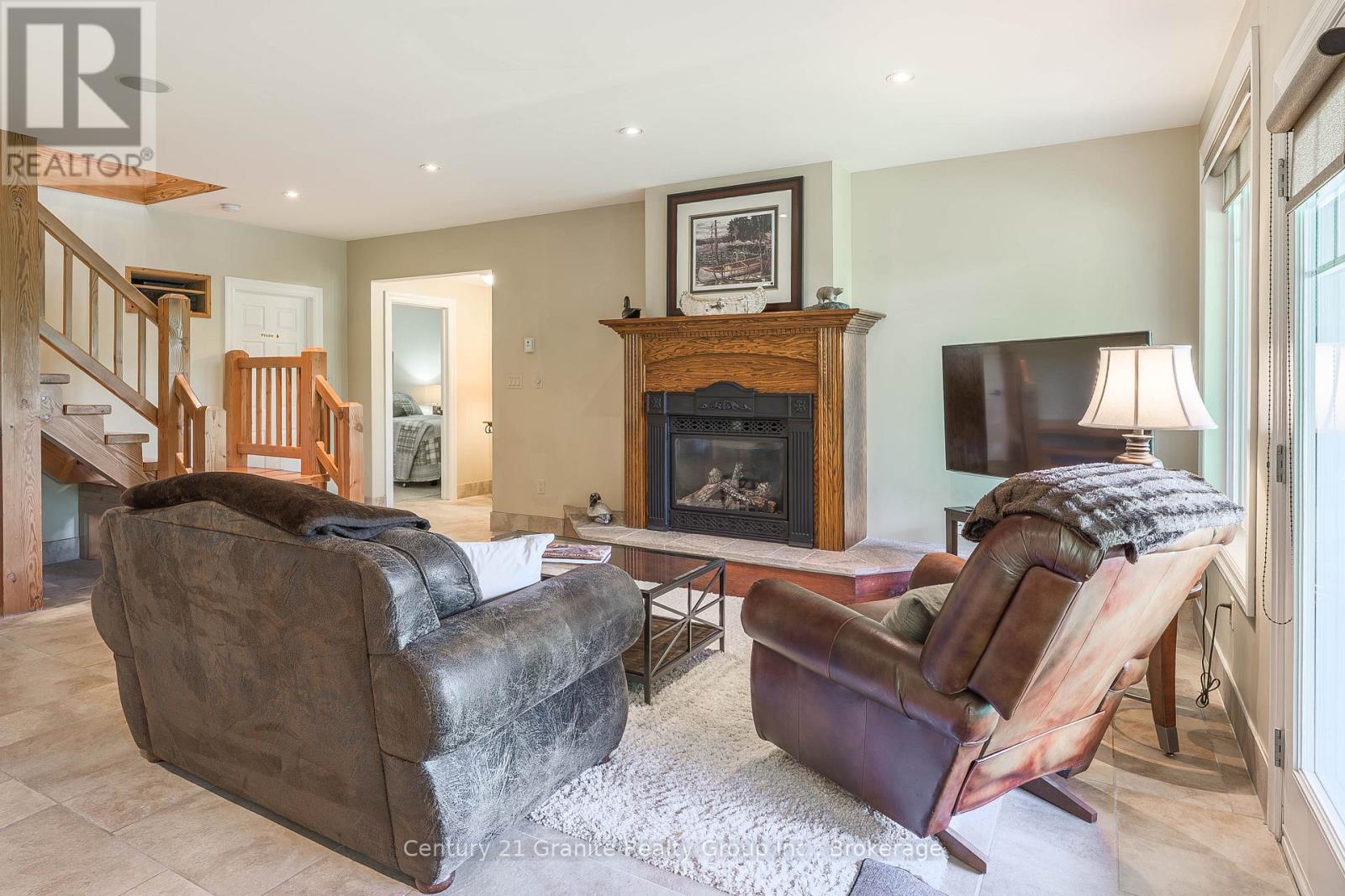 1070 SHIPLEY DRIVE - 36