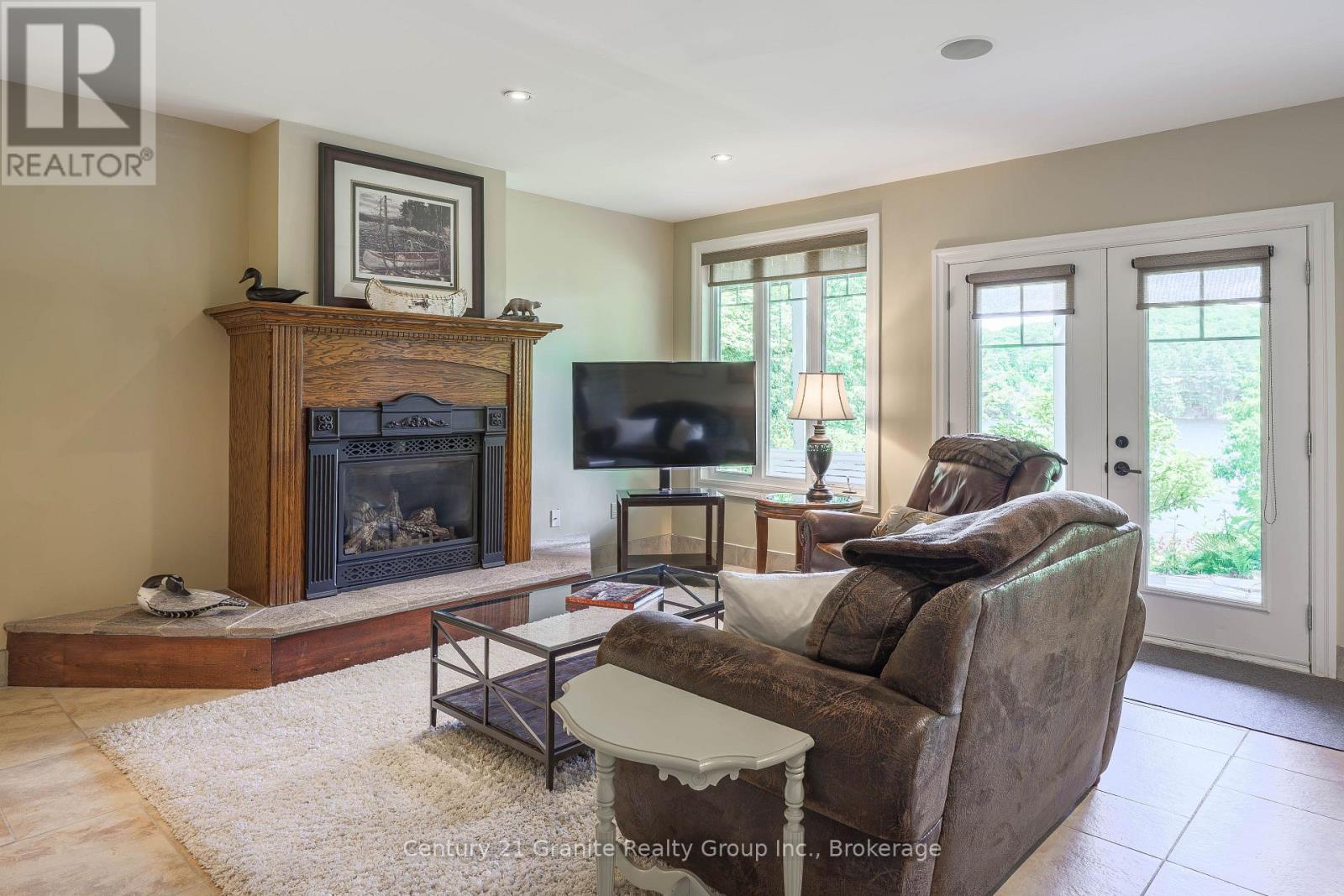 1070 SHIPLEY DRIVE - 32