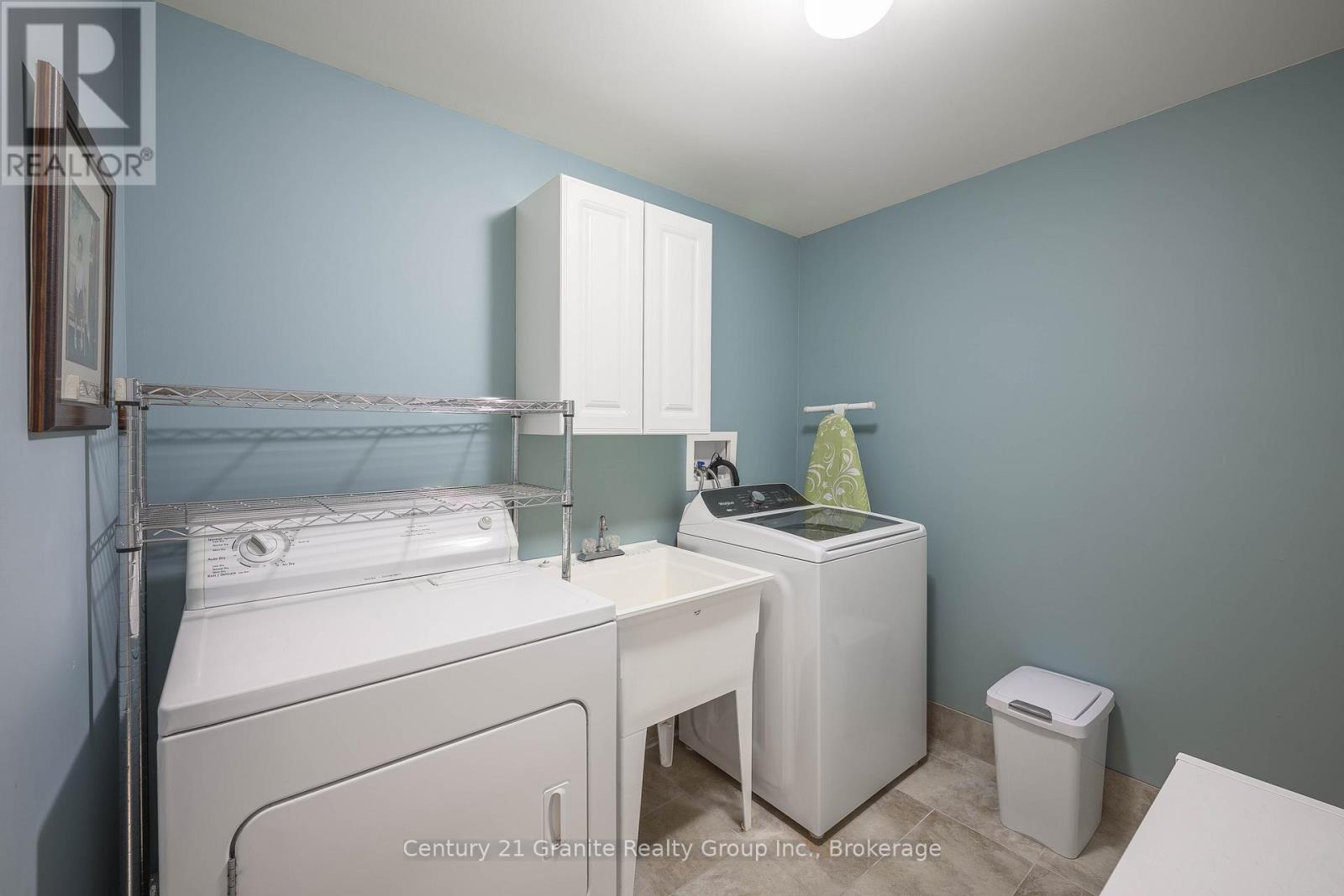 1070 SHIPLEY DRIVE - 41