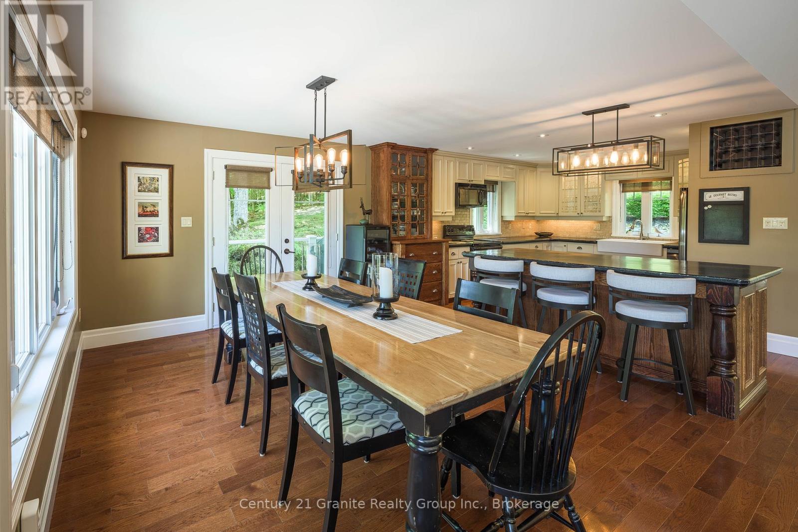 1070 SHIPLEY DRIVE - 13
