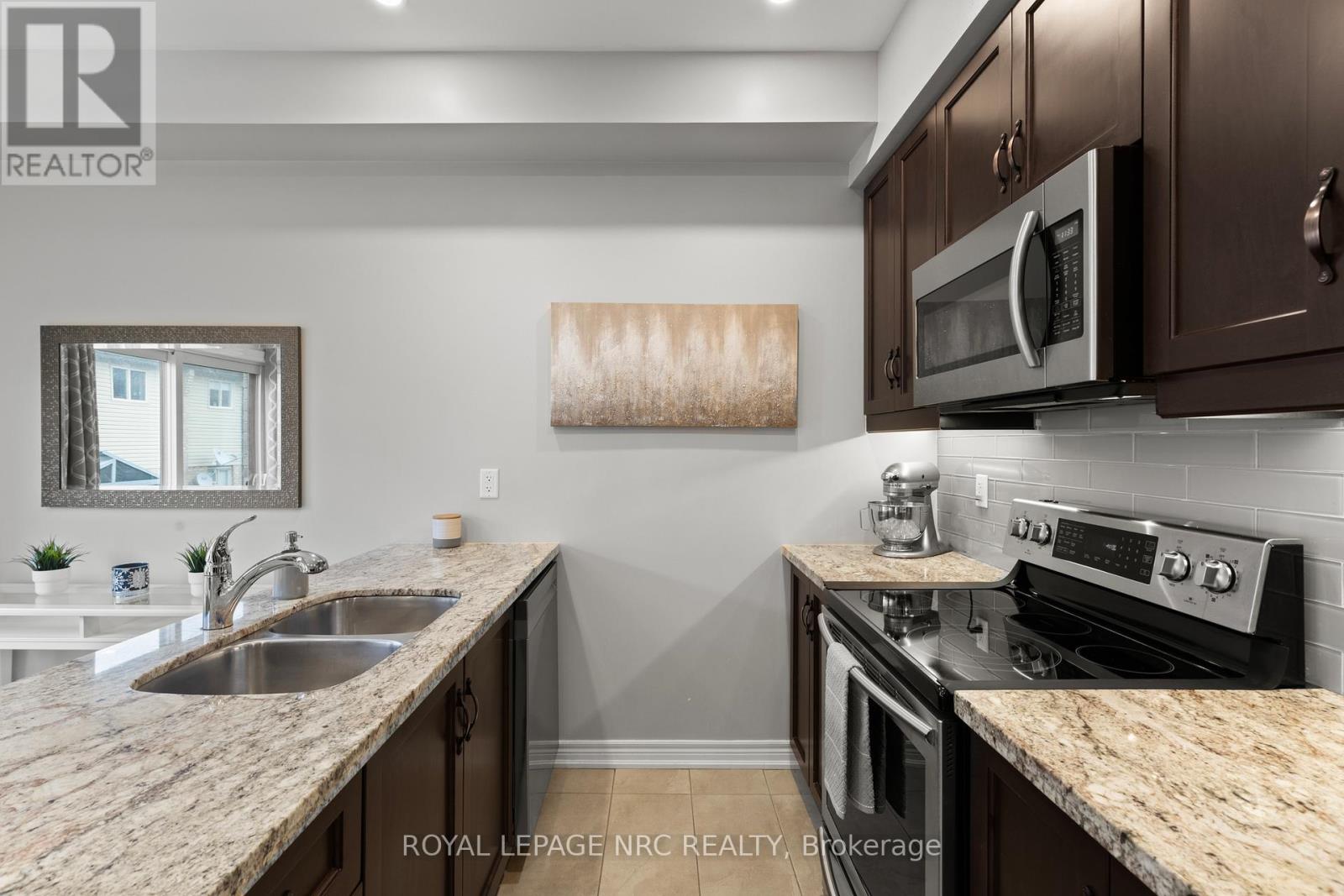 #15 377 GLANCASTER ROAD - 6