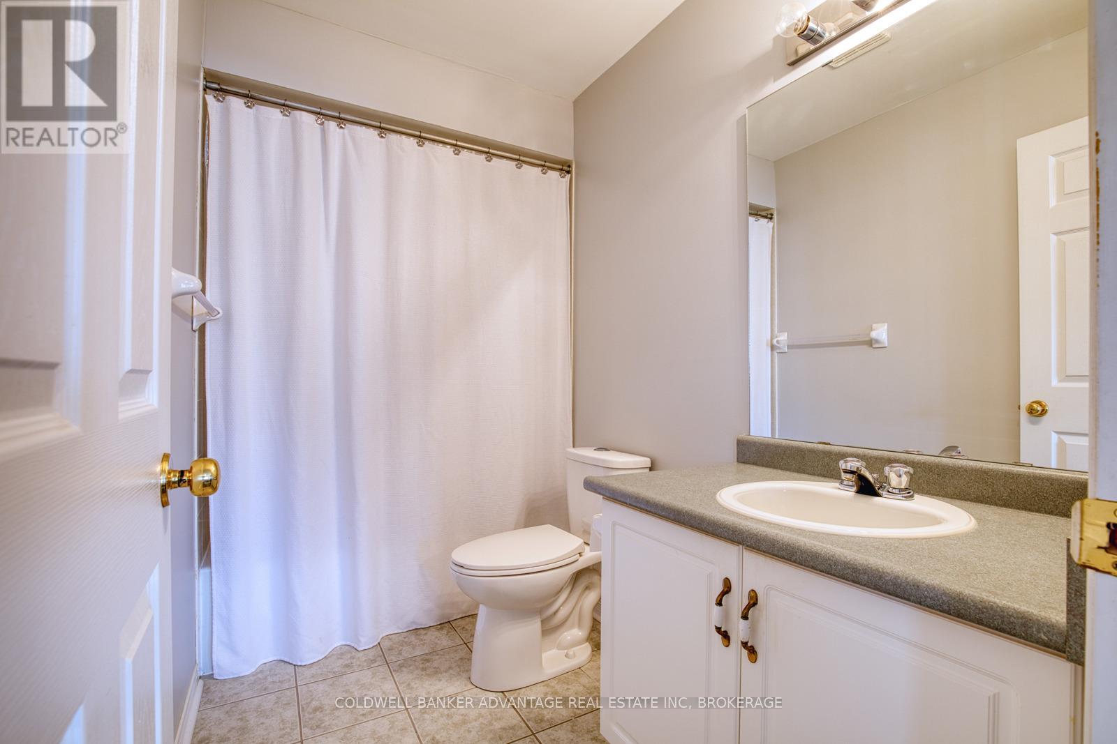 #2 800 PARAMOUNT DRIVE - Image 18