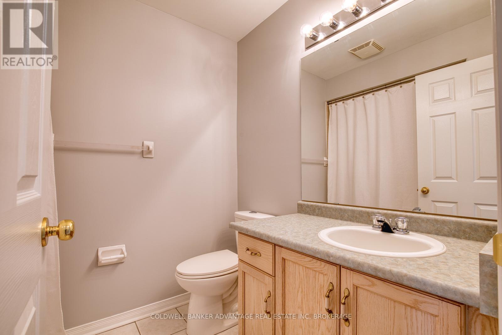 #2 800 PARAMOUNT DRIVE - Image 21