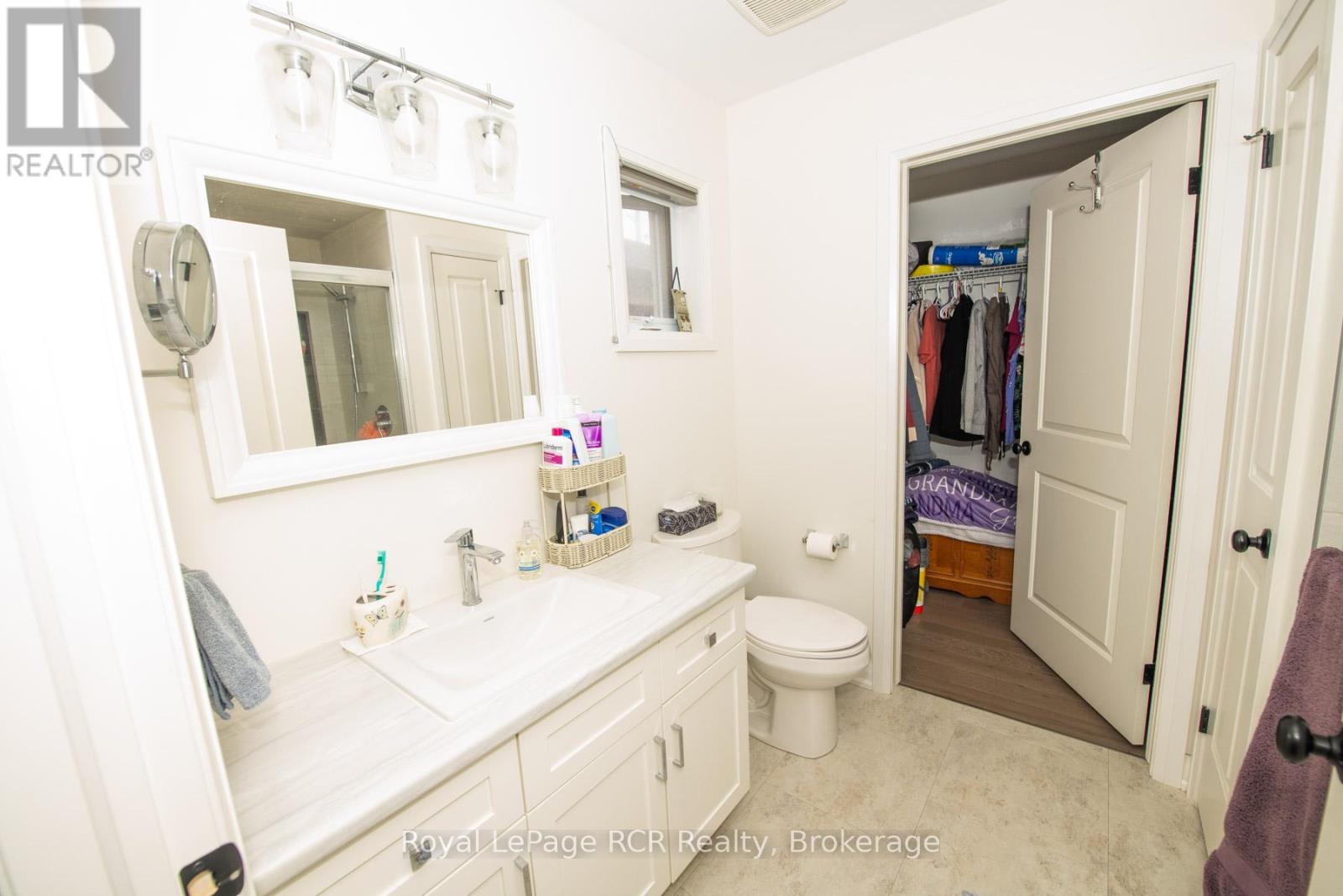 209 CHURCH STREET N - 32