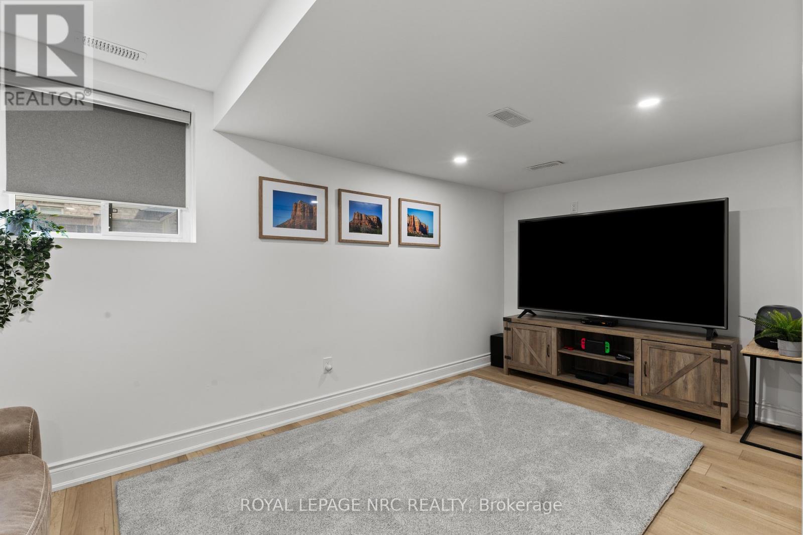 #15 377 GLANCASTER ROAD - 18