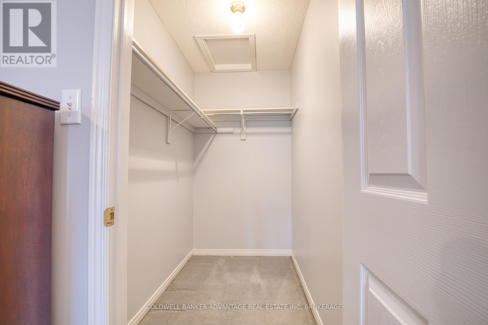 #2 800 PARAMOUNT DRIVE - Image 17