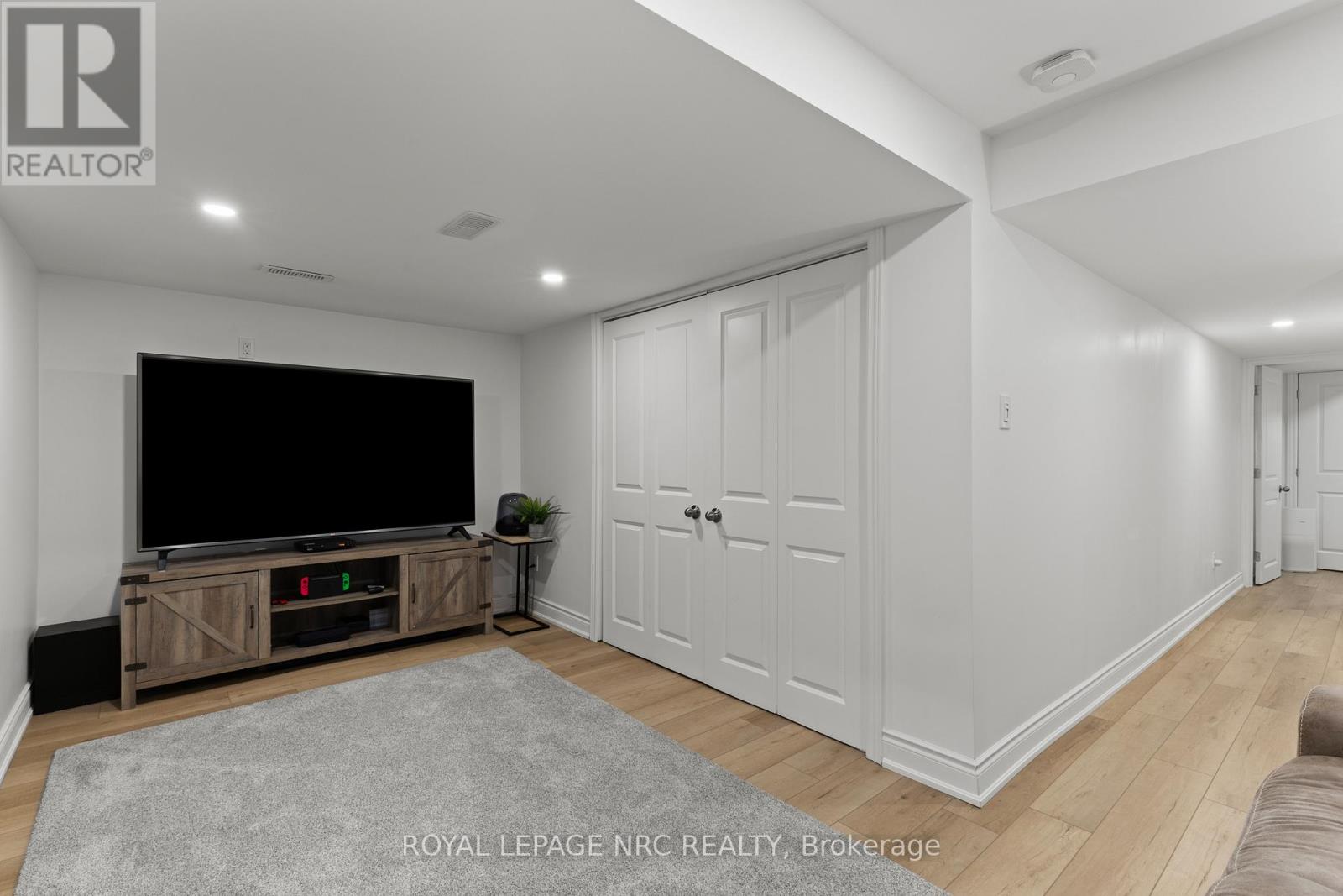 #15 377 GLANCASTER ROAD - 19
