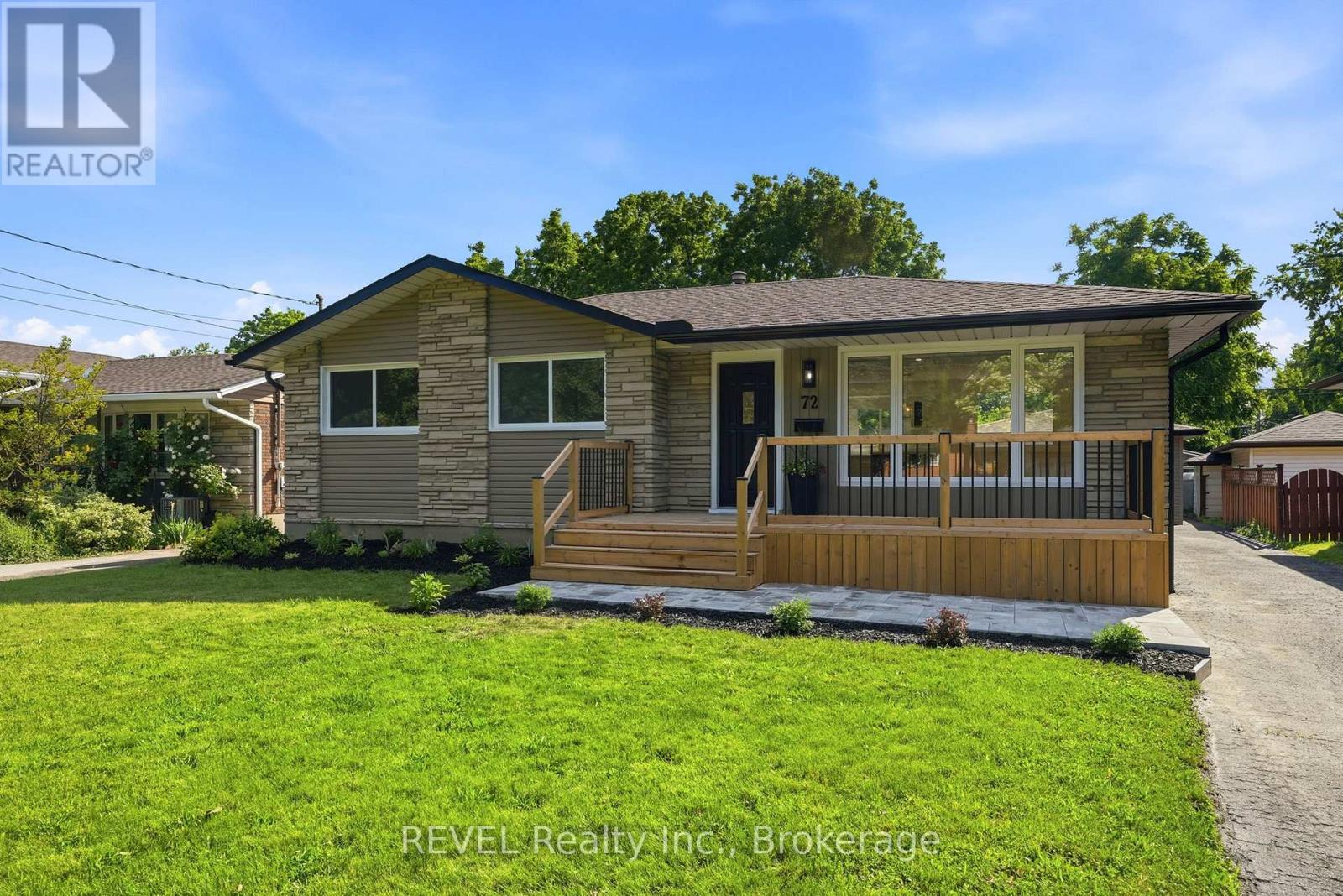 72 PRINCE CHARLES DRIVE - 2