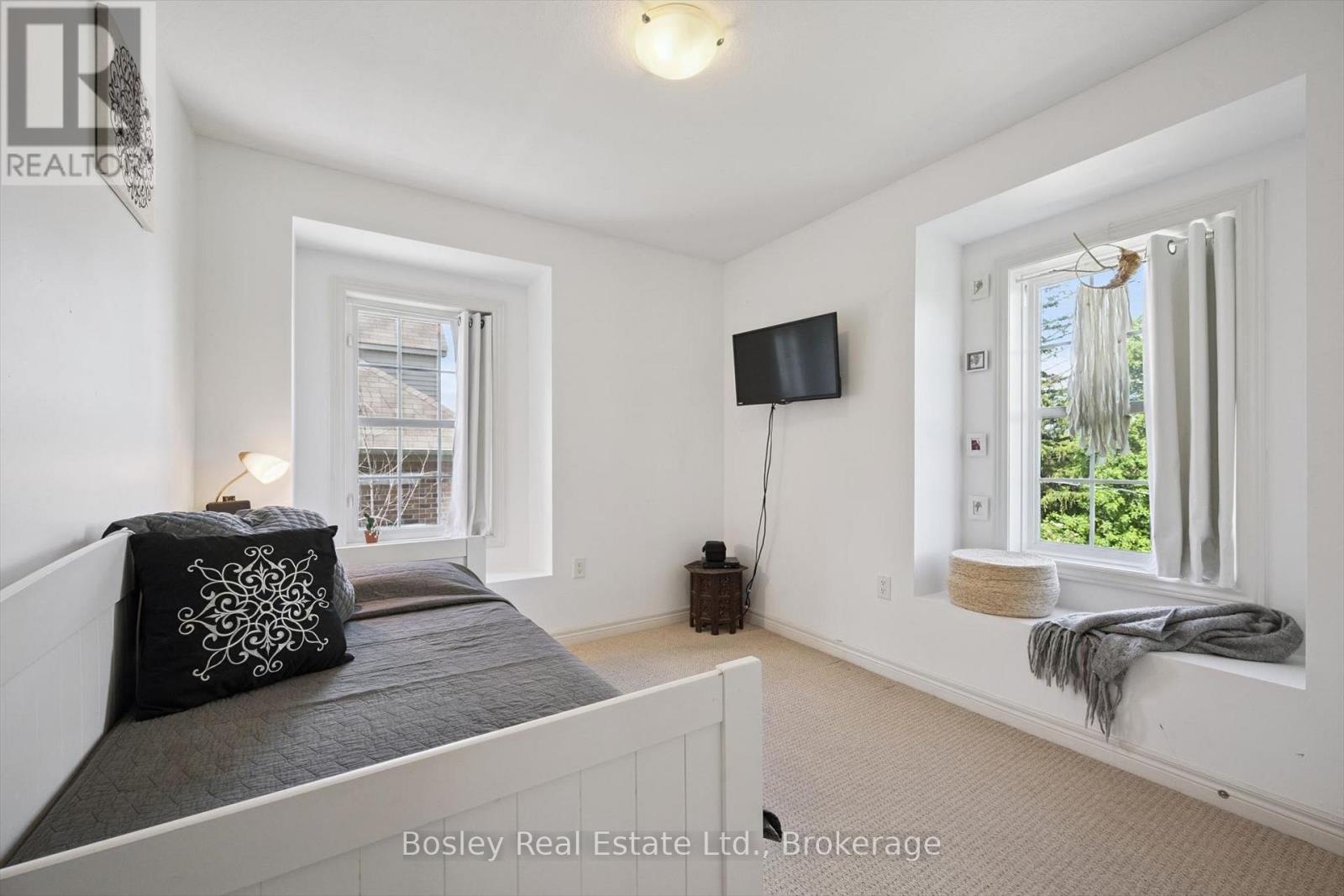 360 LOUISA STREET - Image 24