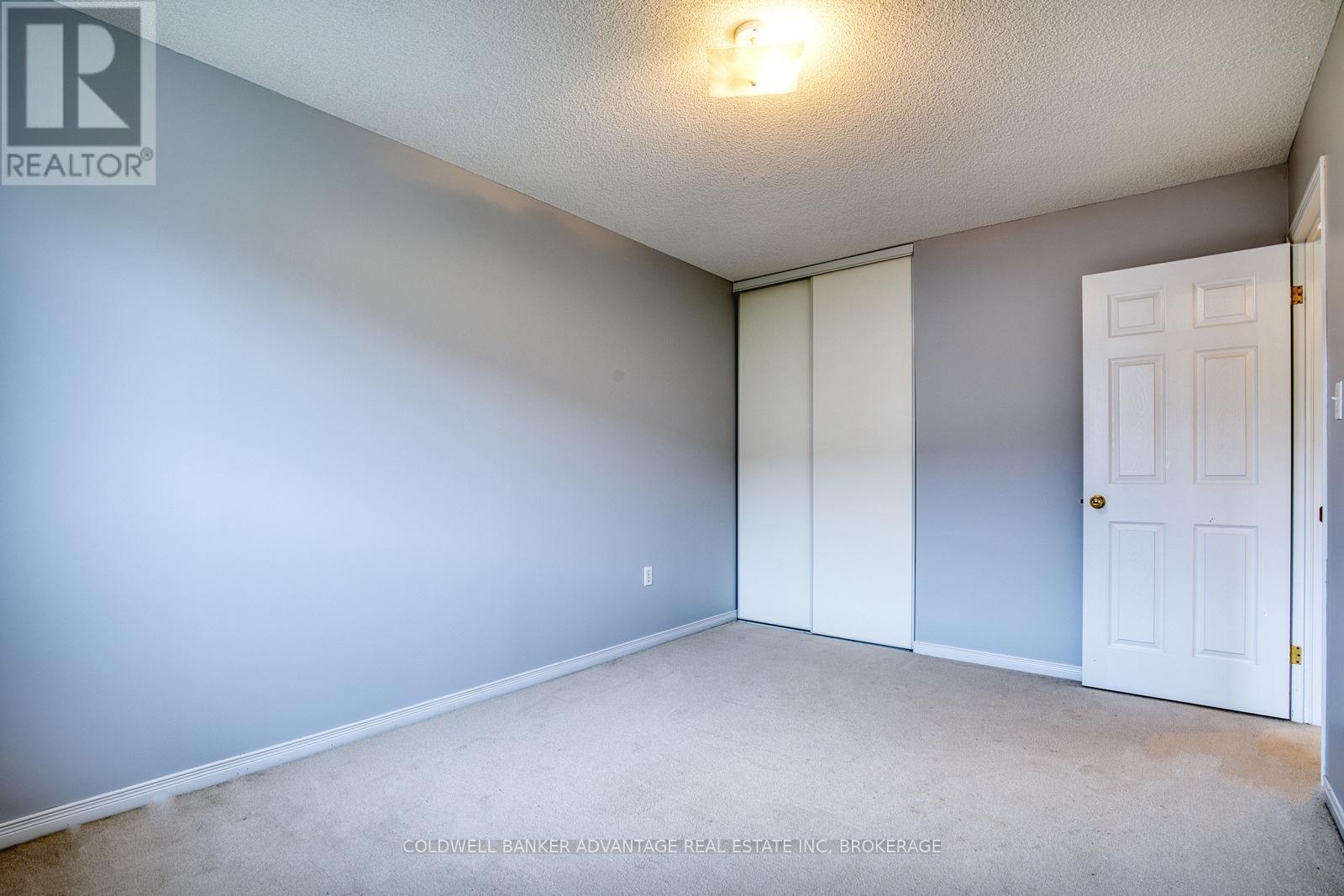 #2 800 PARAMOUNT DRIVE - Image 20