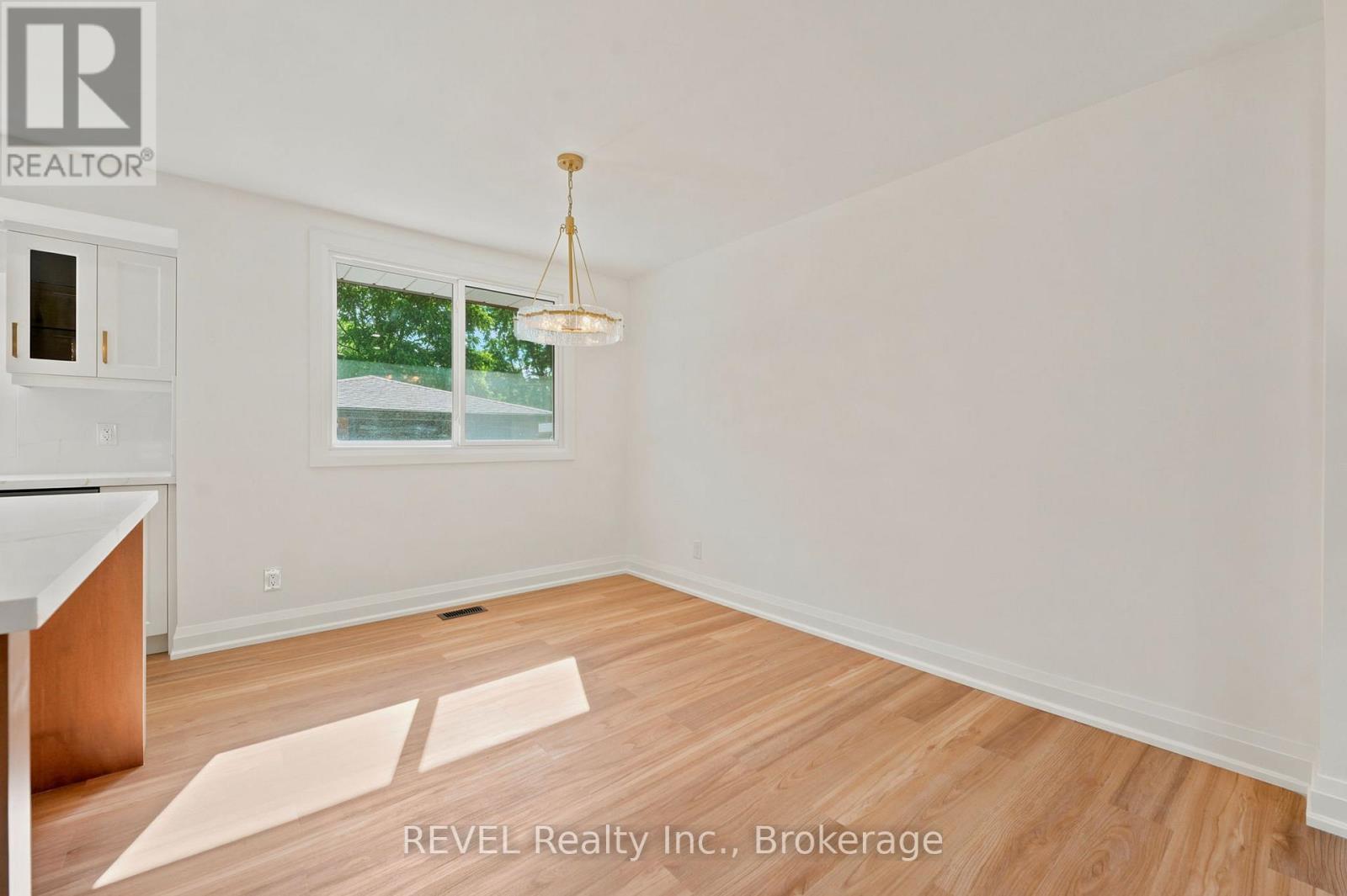 72 PRINCE CHARLES DRIVE - 8