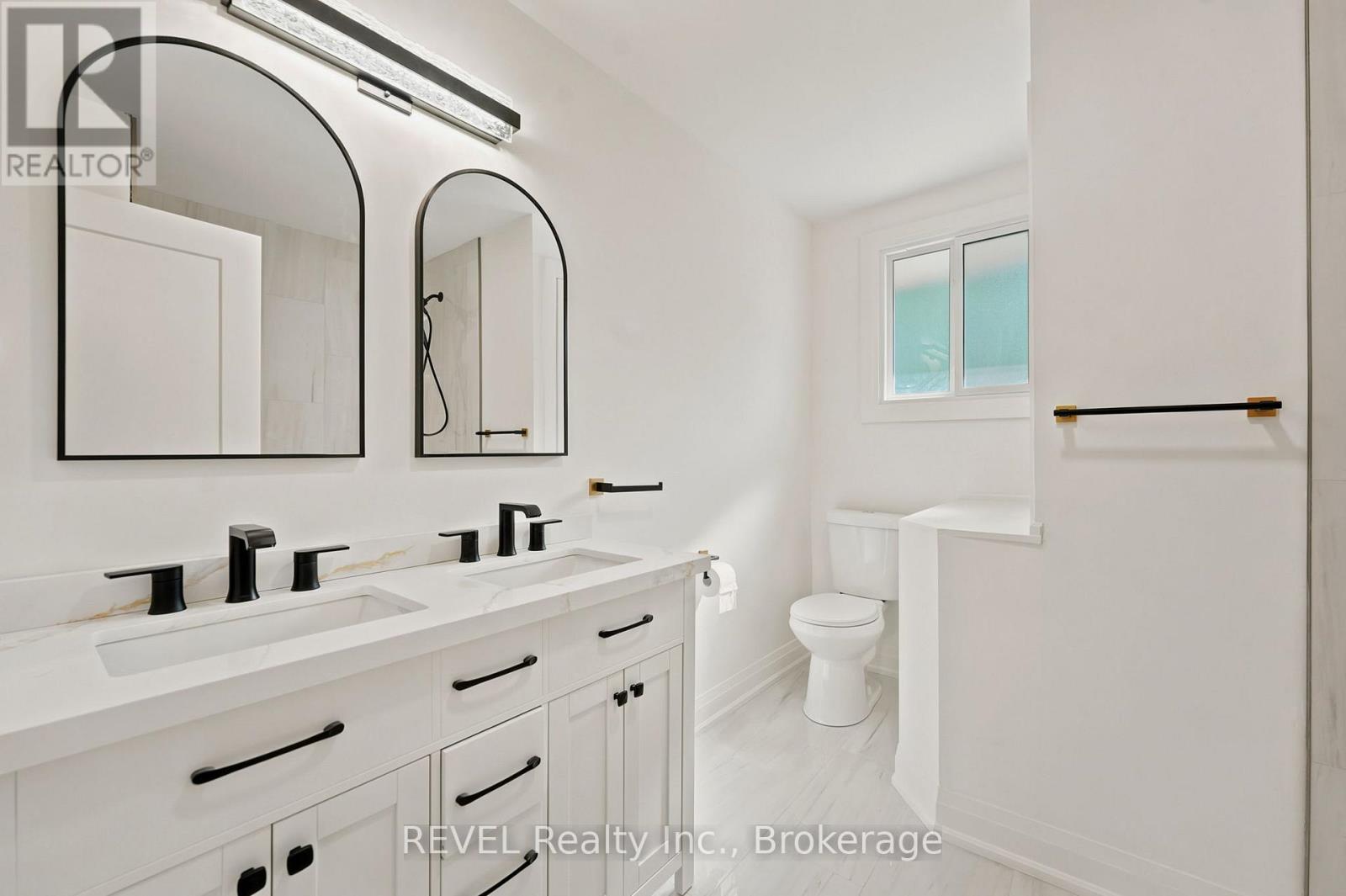 72 PRINCE CHARLES DRIVE - 12