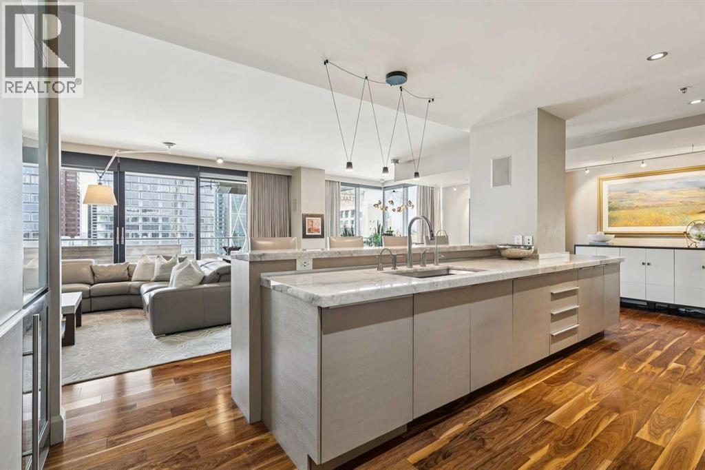 #1601 108 9 Avenue SW - 11