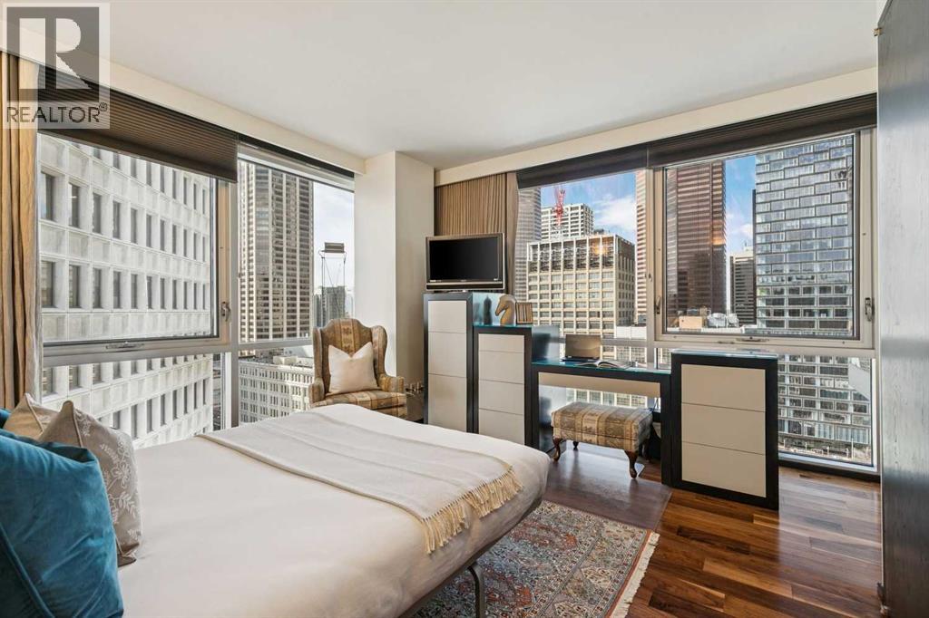 #1601 108 9 Avenue SW - 33