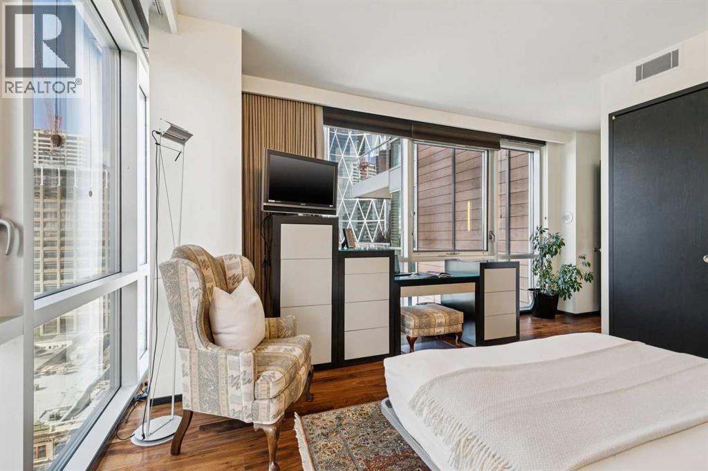 #1601 108 9 Avenue SW - 32