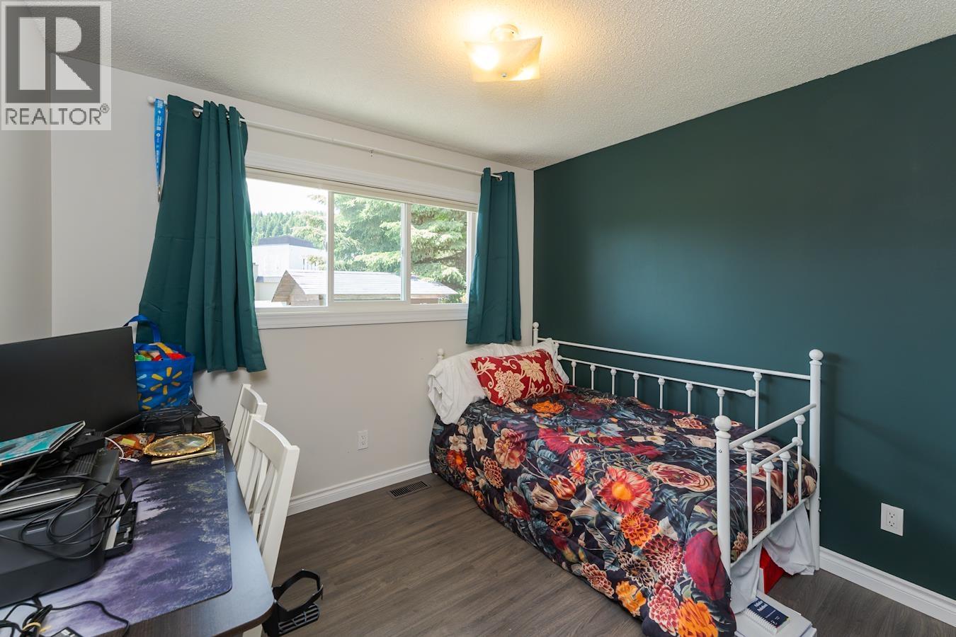 Photo 11 of 24 — 4543 LAW AVENUE · Prince George, BC