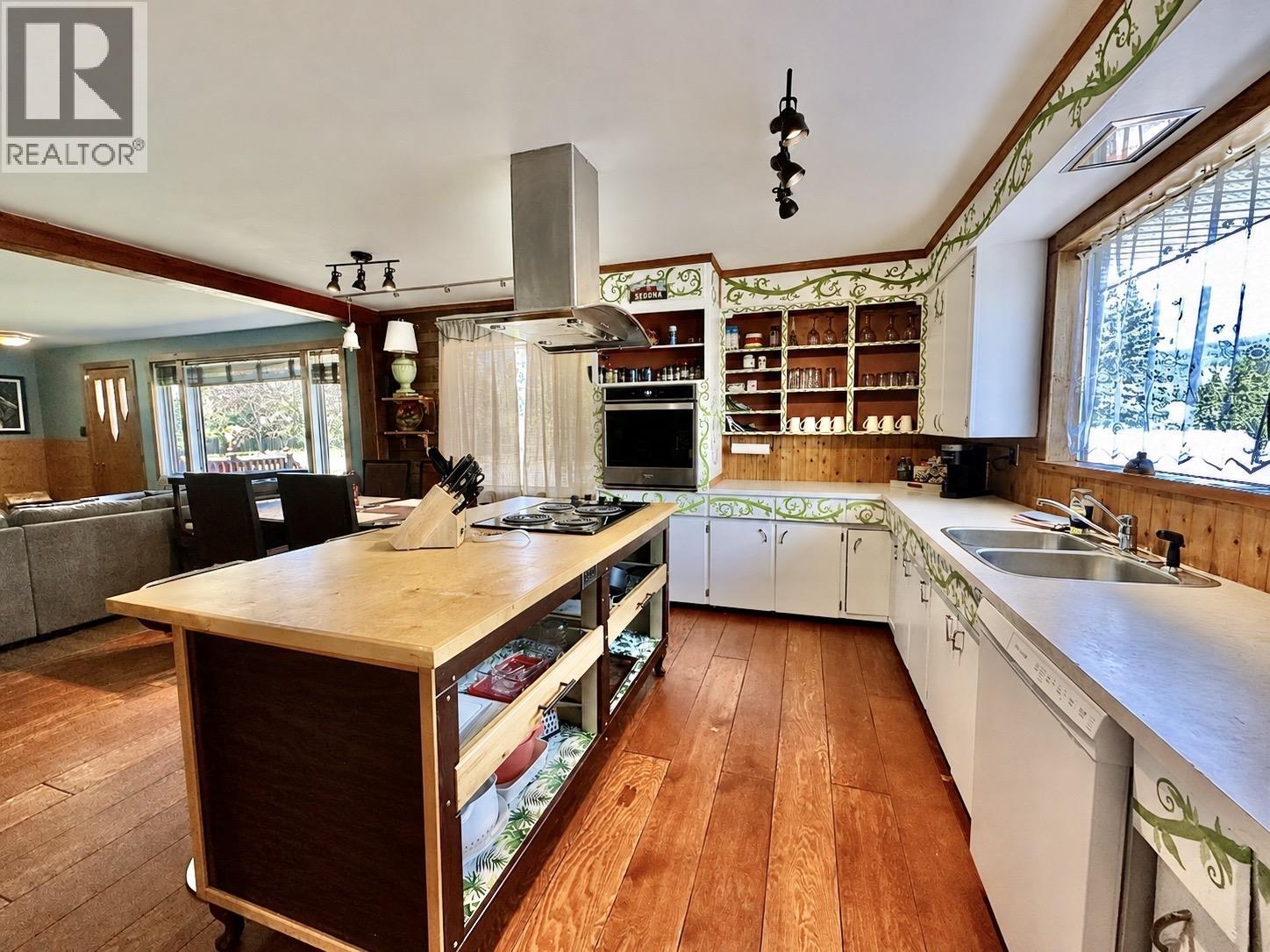 1343 7TH AVENUE, Valemount