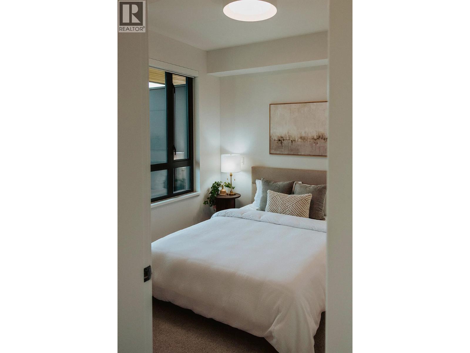 #406 3051 Abbott Street - 4