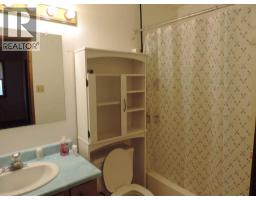 4pc Bathroom - 5042 51 Avenue, Rimbey, AB T0C2J0 Photo 11