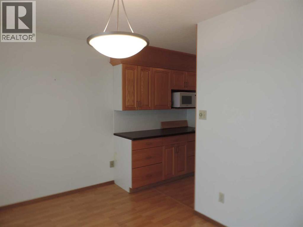 5042 51 Avenue - 15