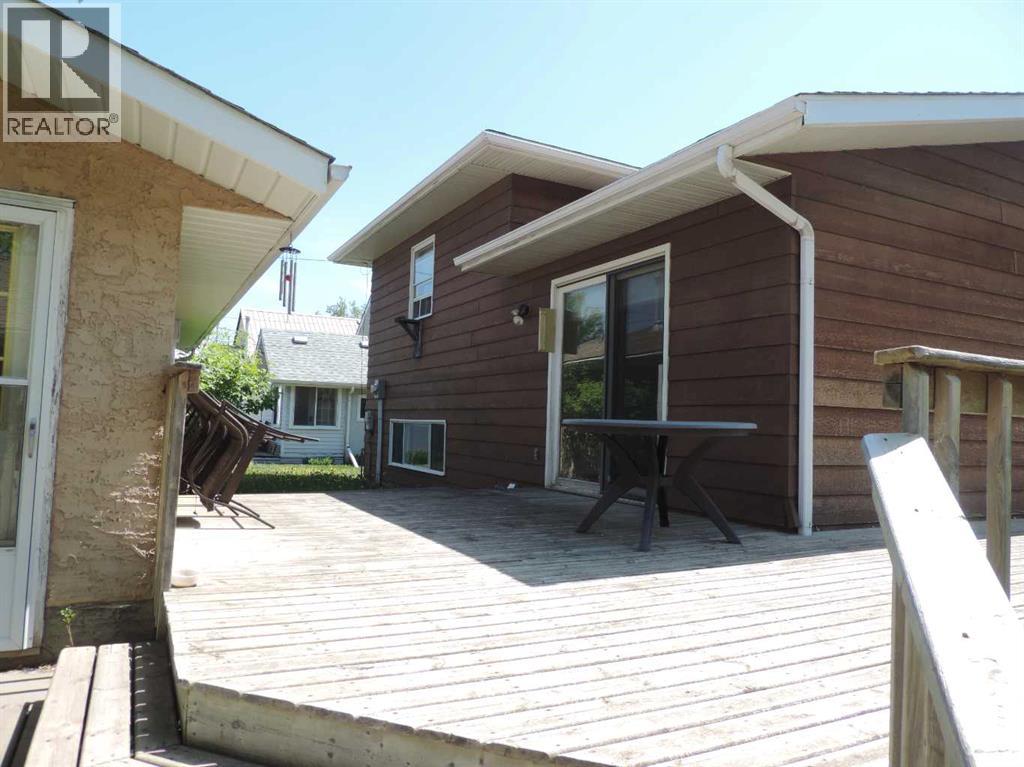 5042 51 Avenue - 32