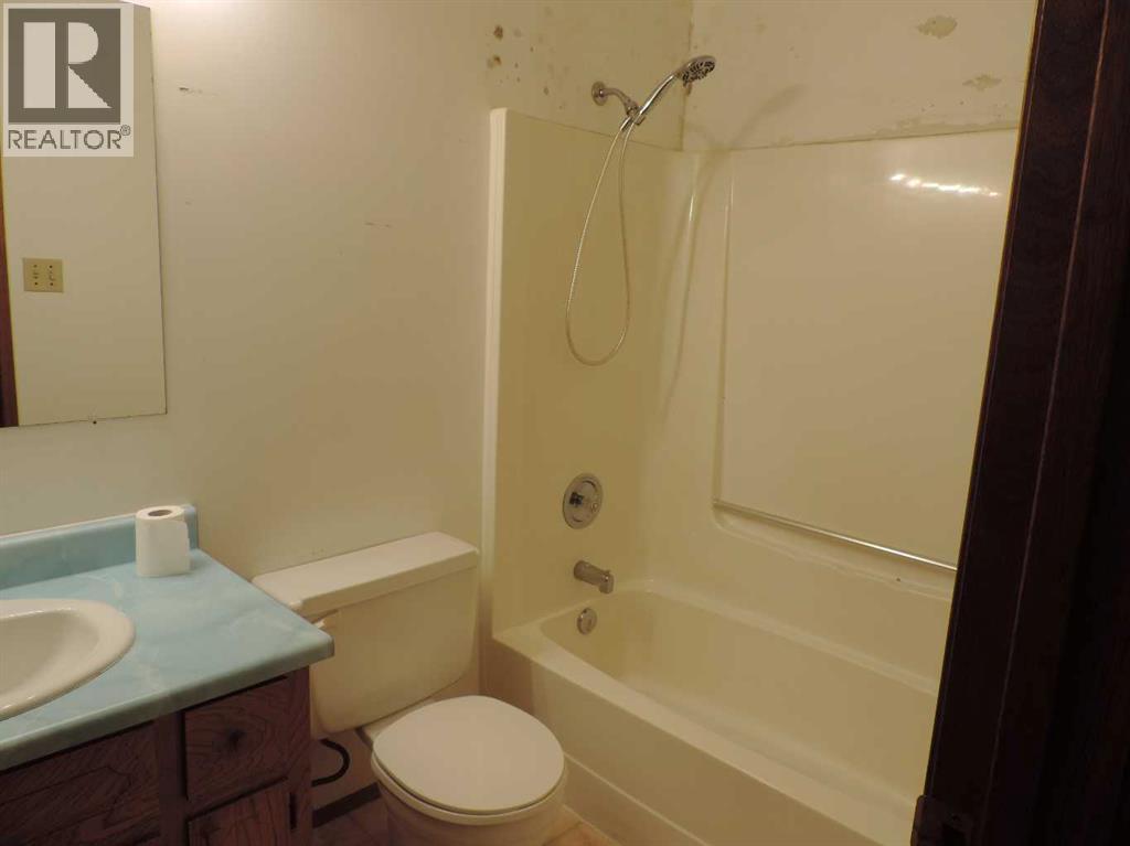 5042 51 Avenue - 22