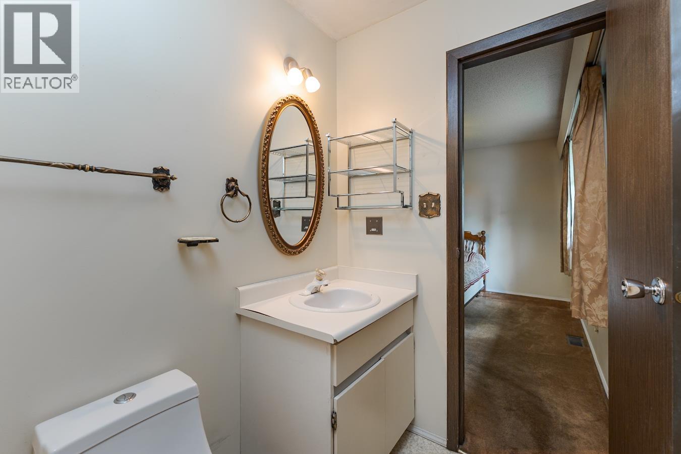Photo 10 of 31 — 6712 LILAC CRESCENT · Prince George, BC