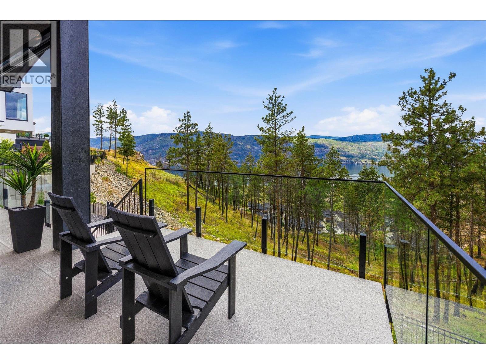  10038 Beacon Hill Drive, Lake Country