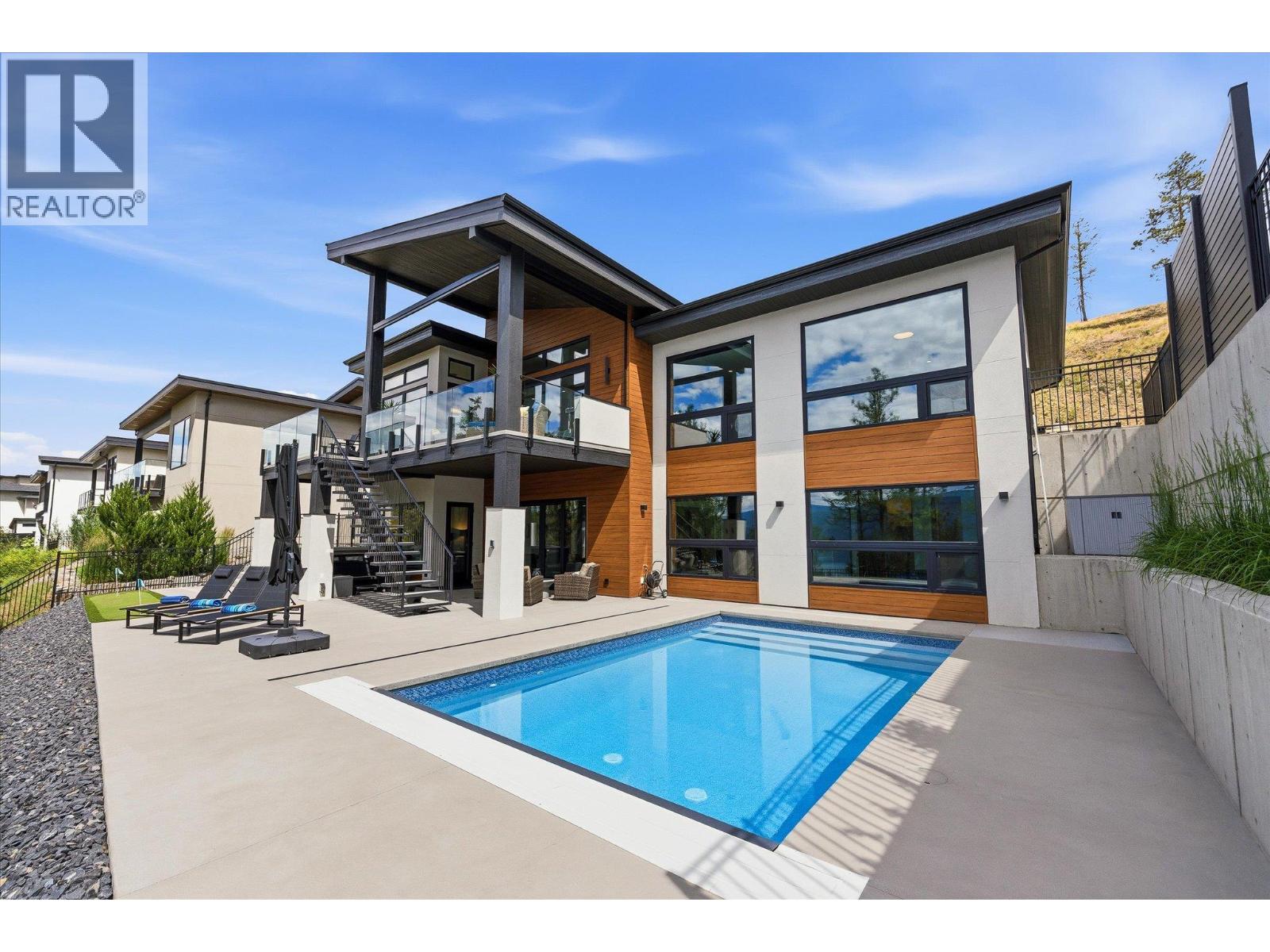  10038 Beacon Hill Drive, Lake Country
