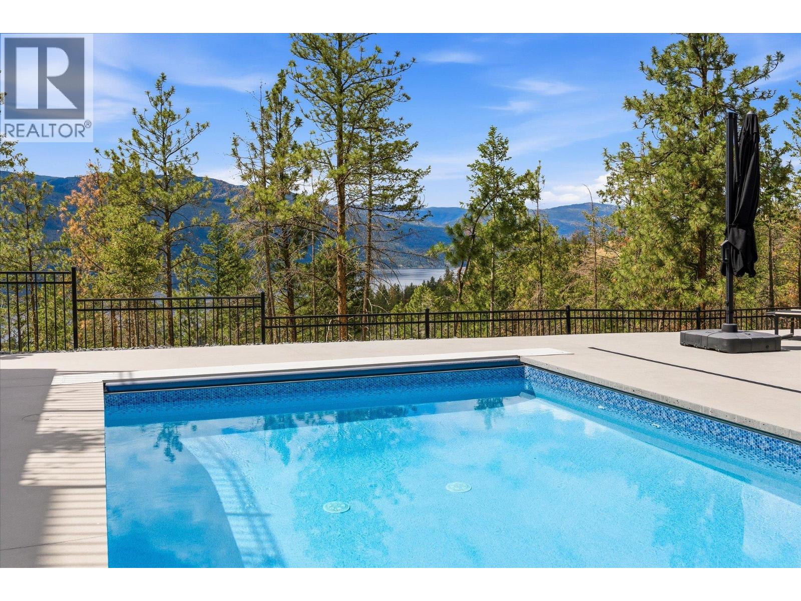  10038 Beacon Hill Drive, Lake Country
