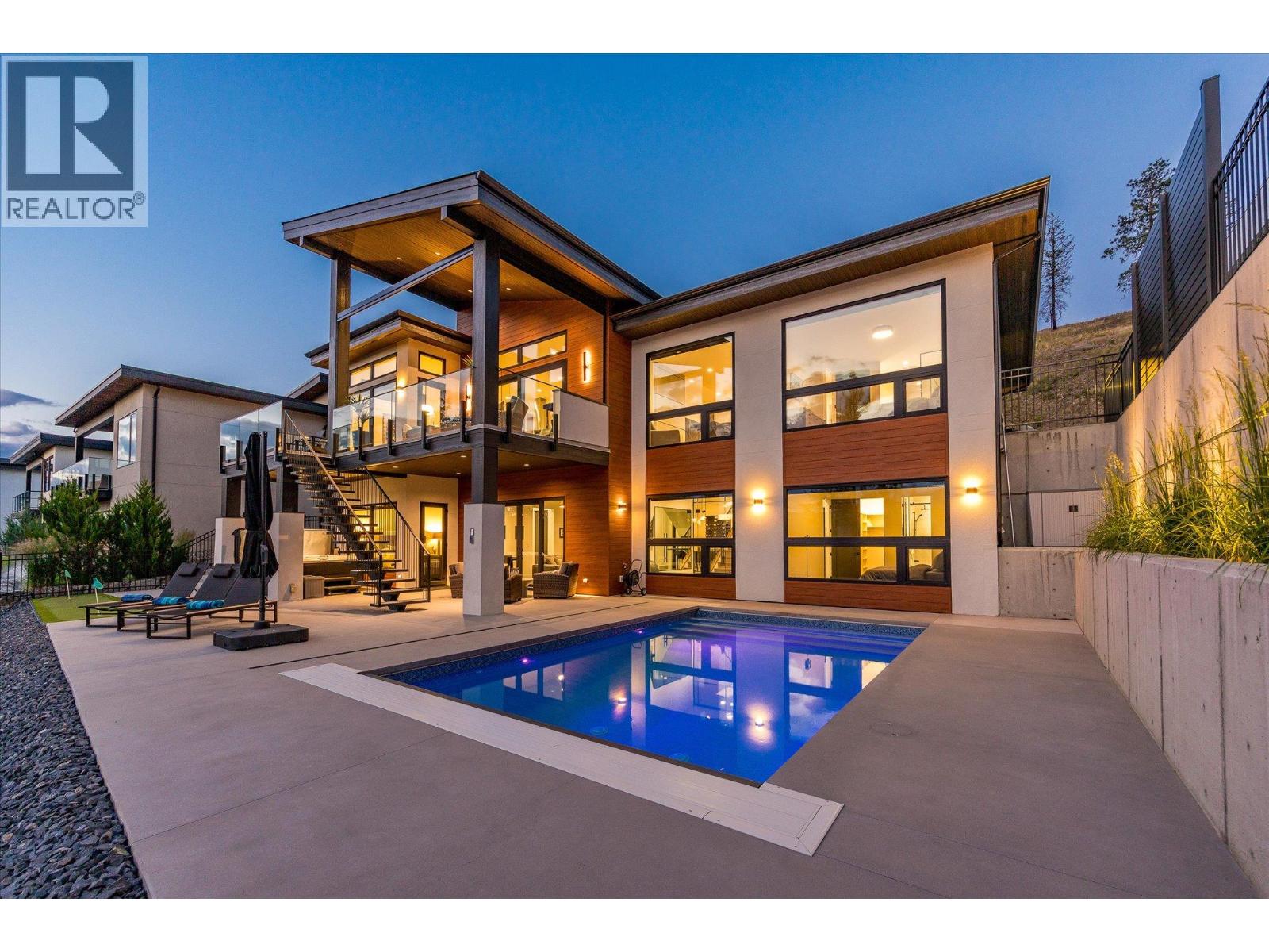  10038 Beacon Hill Drive, Lake Country