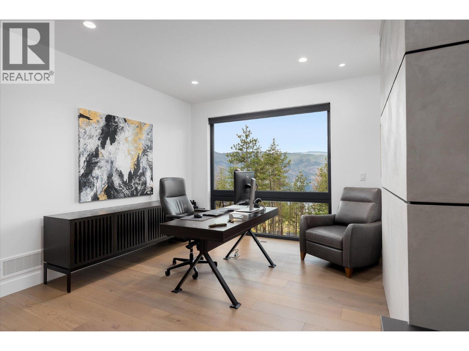  10038 Beacon Hill Drive, Lake Country