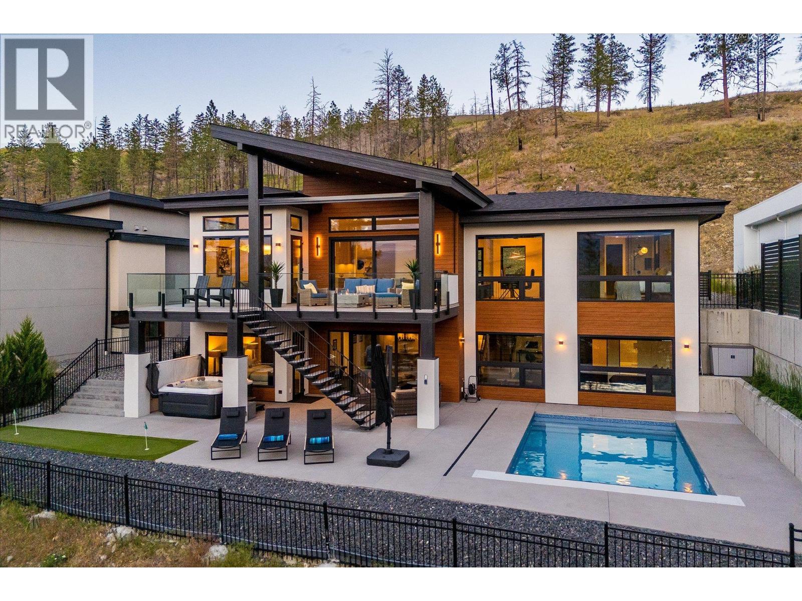  10038 Beacon Hill Drive, Lake Country
