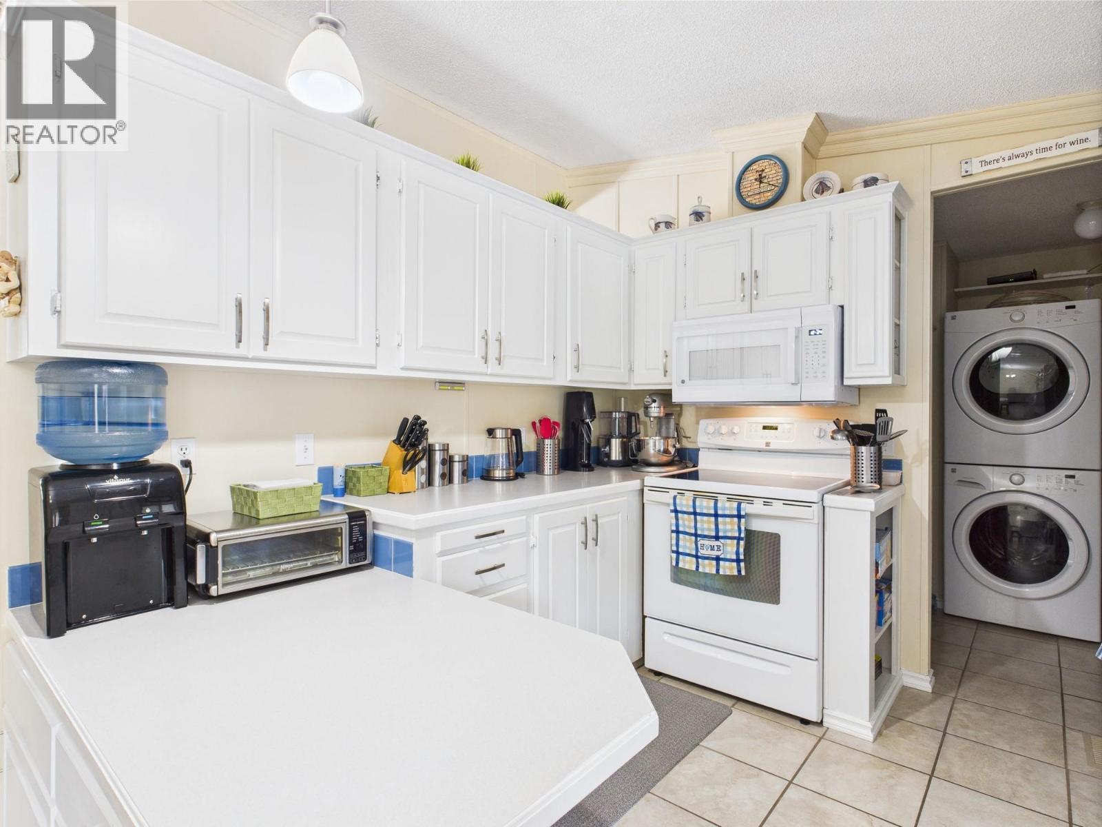 #12 30 Cactus Crescent - 12