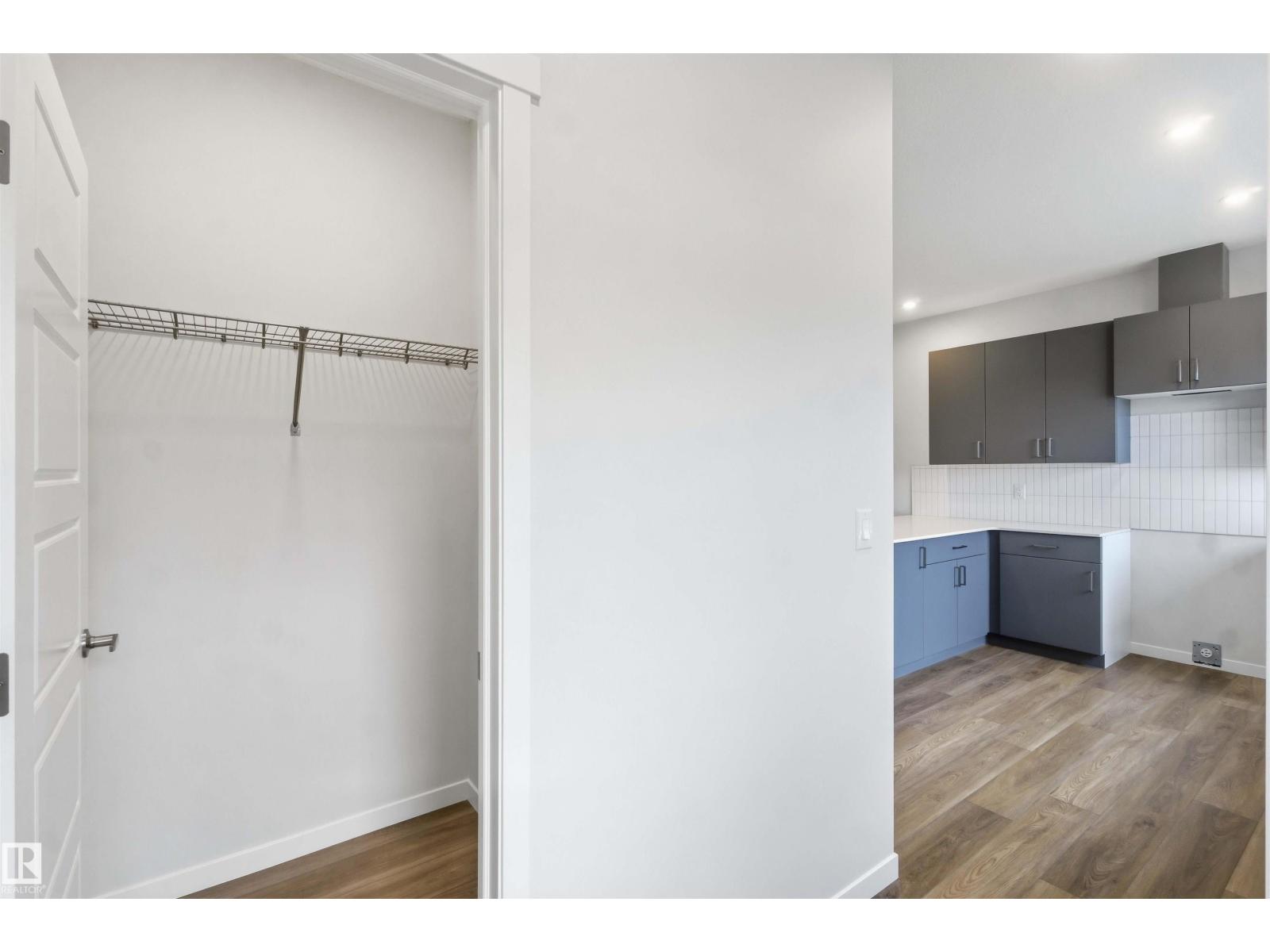 1088 MCLEOD AV - 16