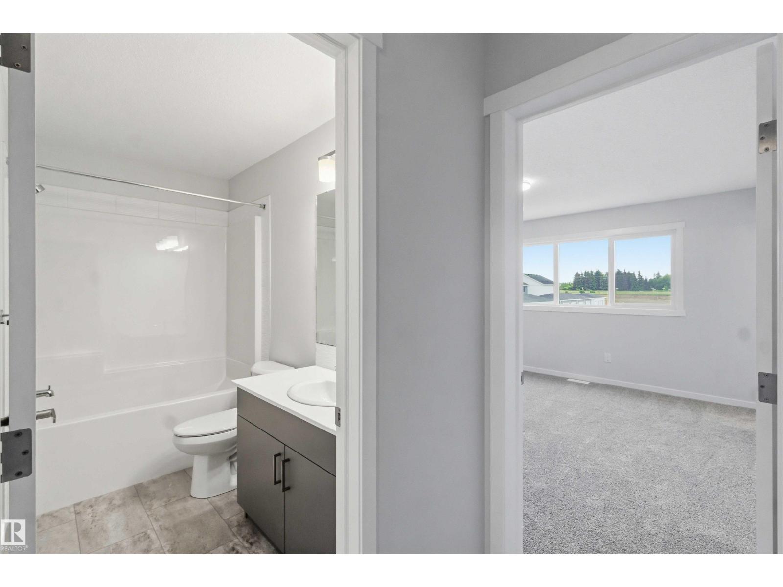 1088 MCLEOD AV - 19