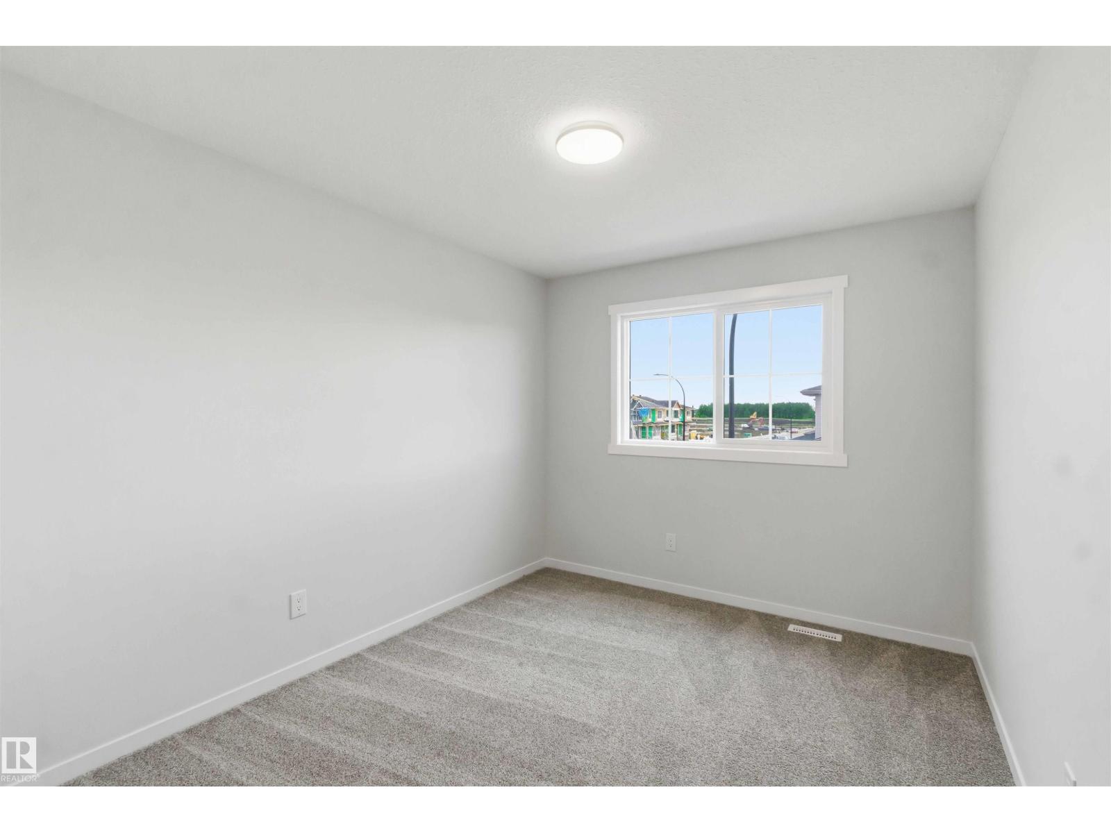 1088 MCLEOD AV - 20