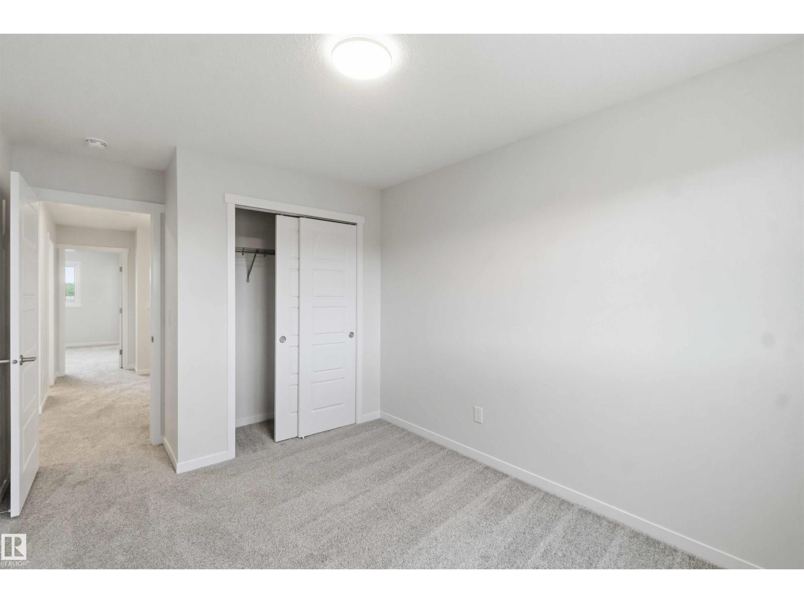 1088 MCLEOD AV - 21