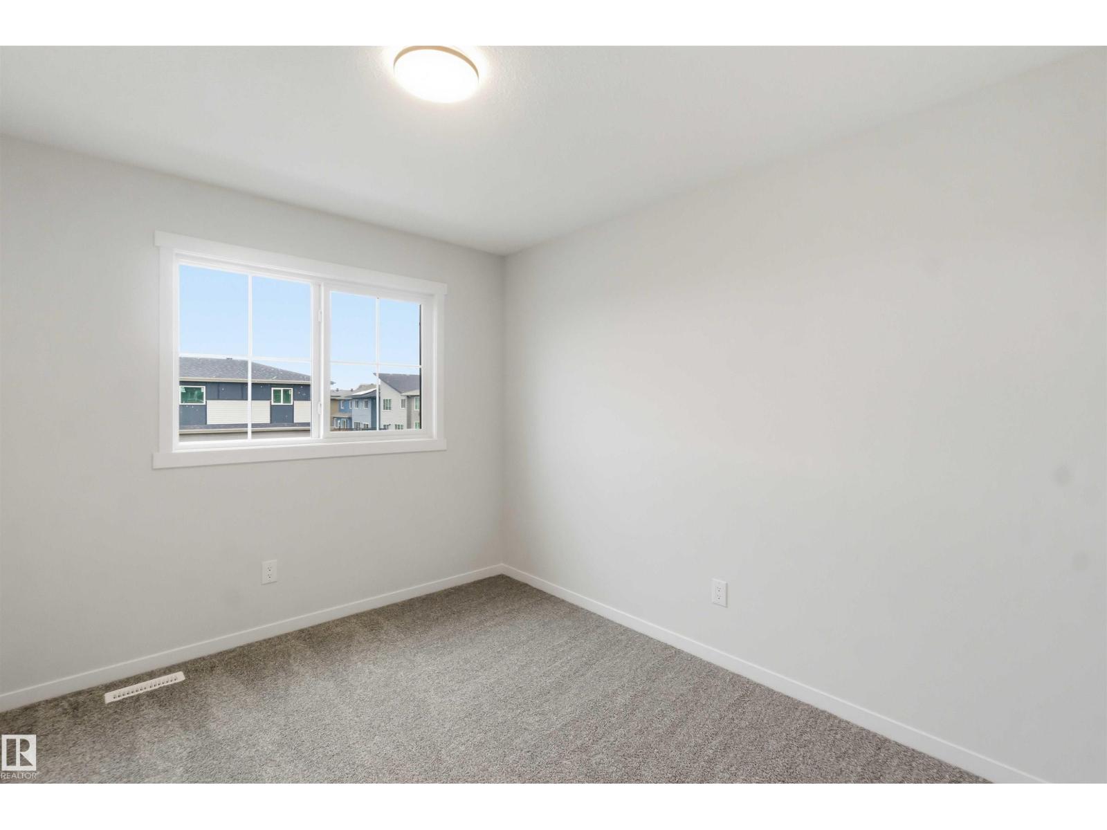 1088 MCLEOD AV - 22