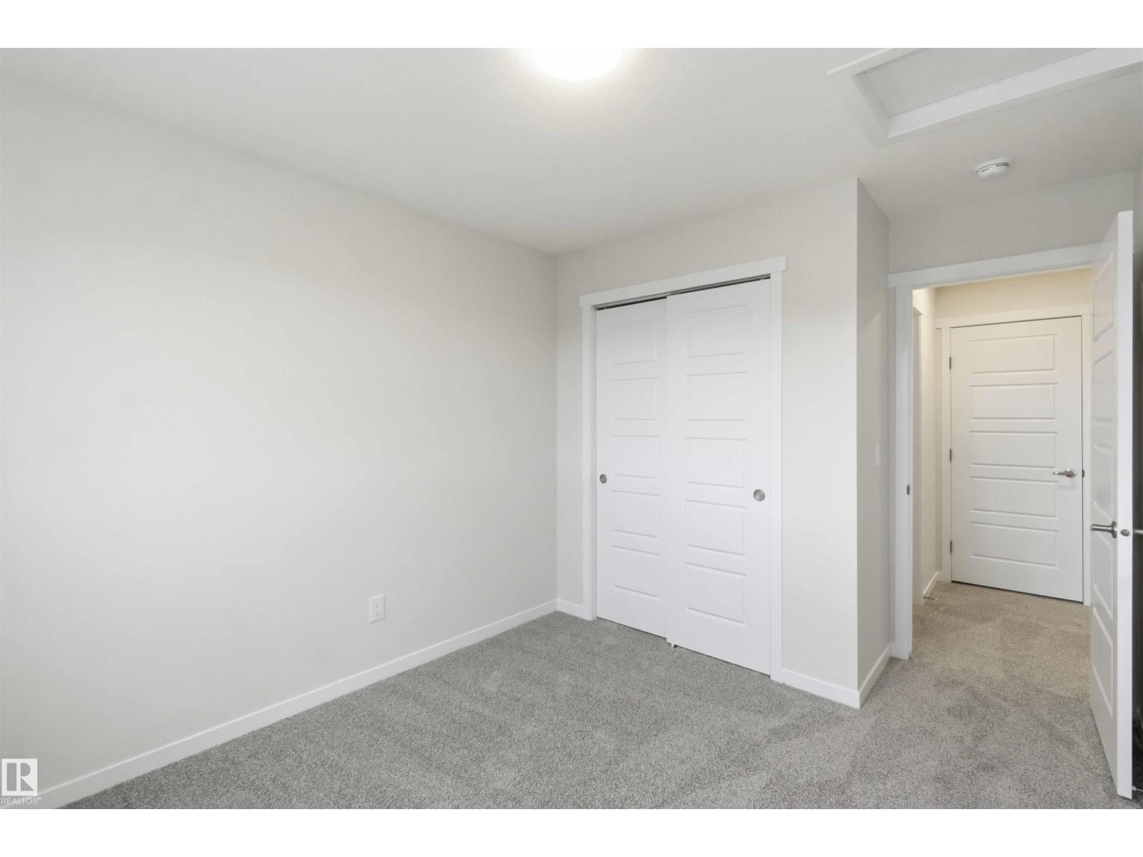 1088 MCLEOD AV - 23