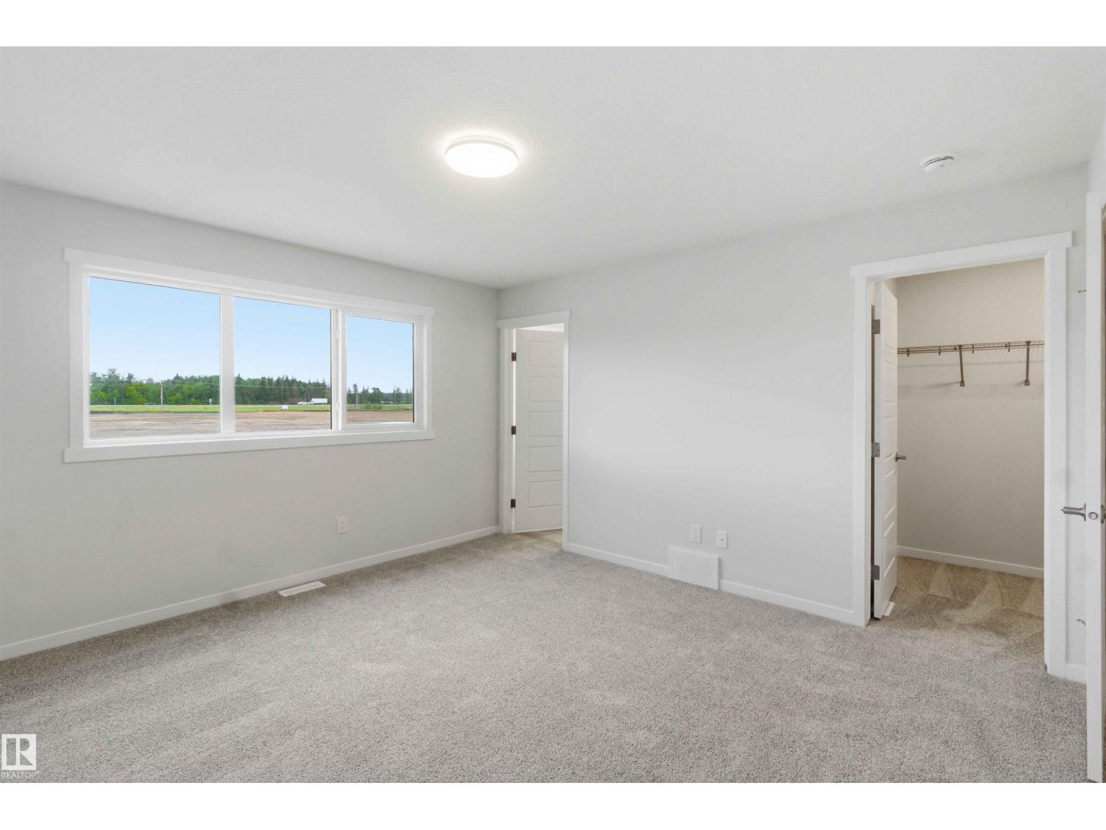 1088 MCLEOD AV - 27